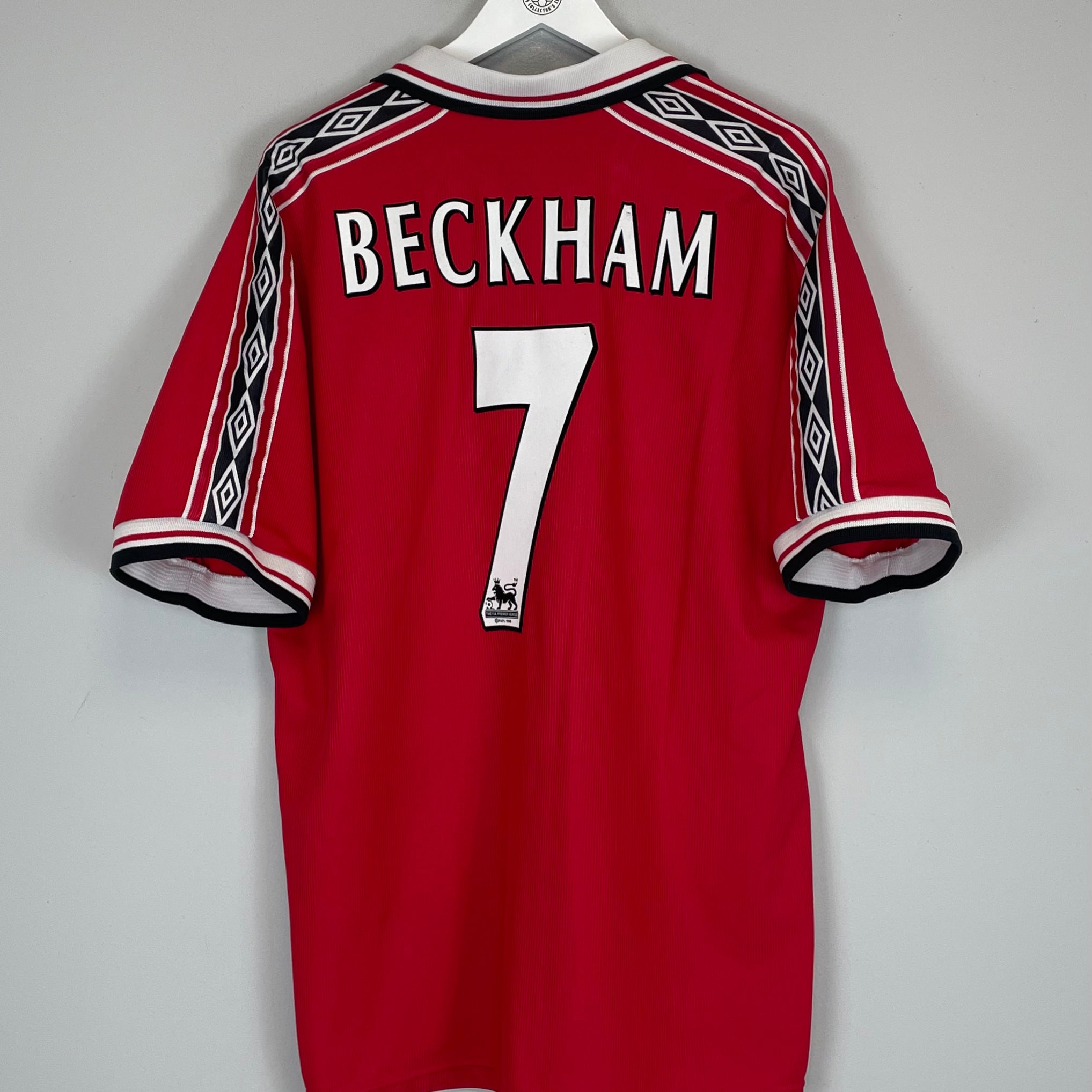 Shop 1998/00 MANCHESTER UNITED BECKHAM #7 HOME SHIRT (XXL) UMBRO, classic football shirts, vintage football shirts & retro soccer jerseys at Cult Kits