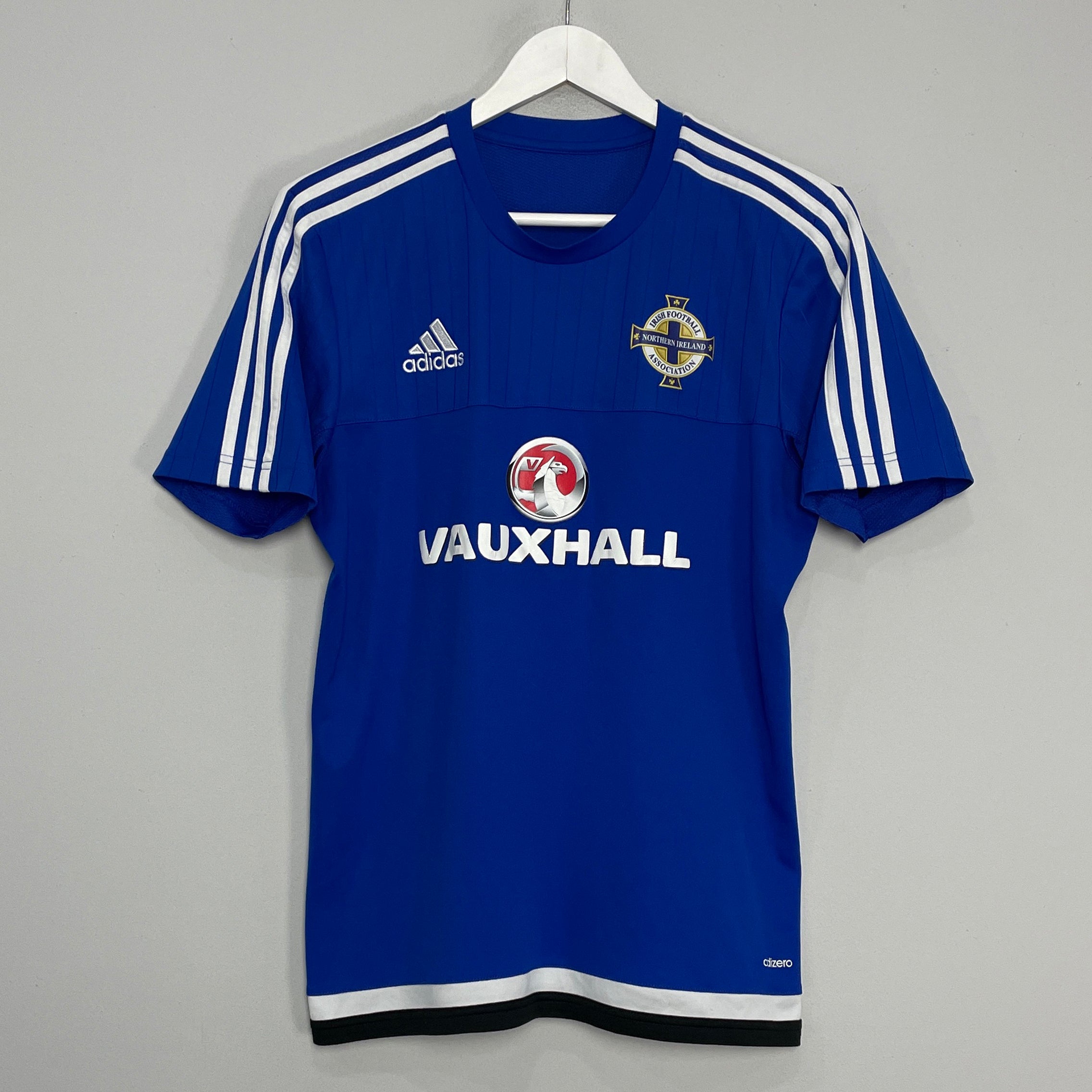 Shop 2016/18 NORTHERN IRELAND TRAINING SHIRT (M) ADIDAS, classic football shirts, vintage football shirts & retro soccer jerseys at Cult Kits