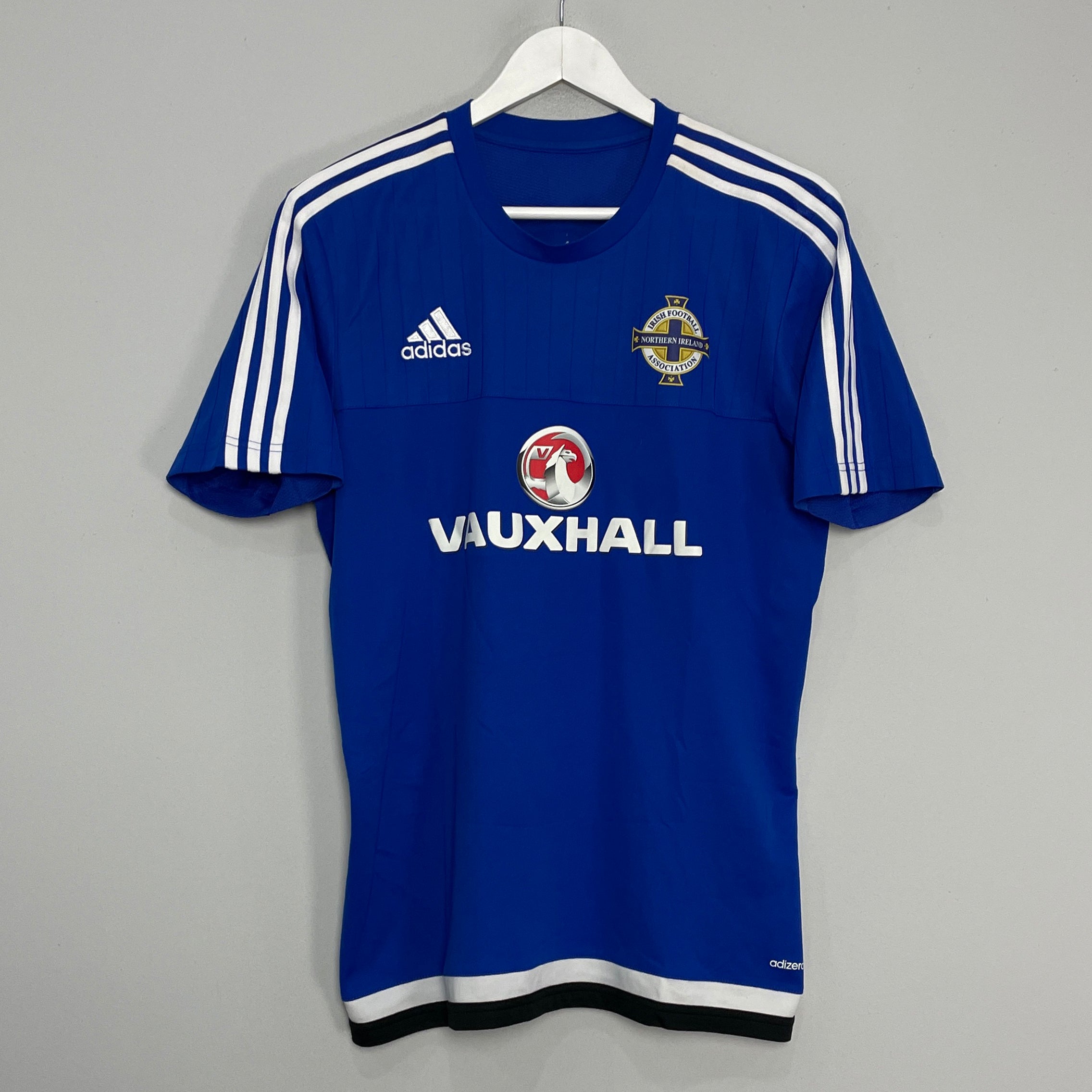 Shop 2016/18 NORTHERN IRELAND TRAINING SHIRT (M) ADIDAS, classic football shirts, vintage football shirts & retro soccer jerseys at Cult Kits