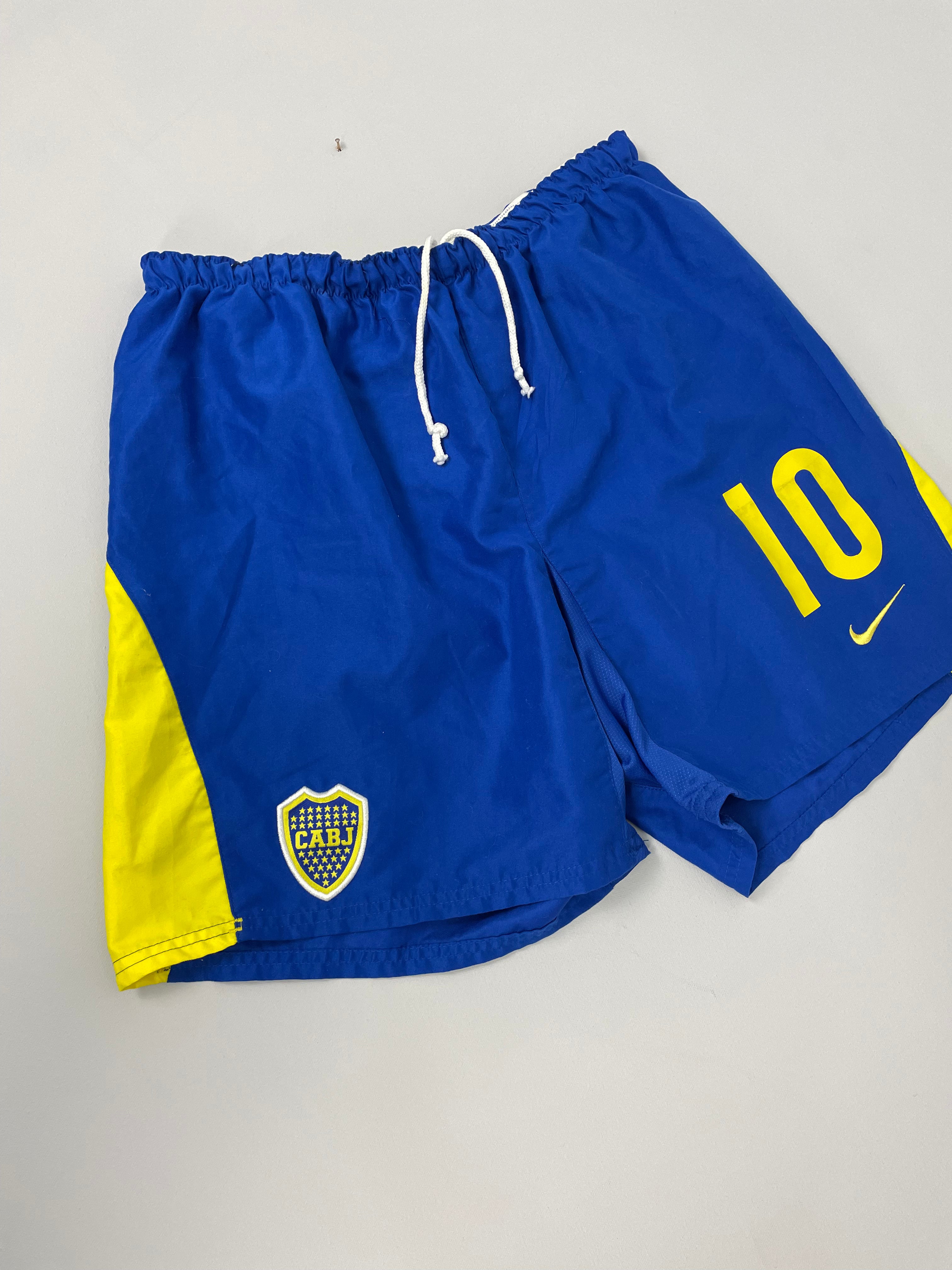 Shop 2004/05 BOCA JUNIORS #10 HOME SHORTS (L) NIKE, classic football shirts, vintage football shirts & retro soccer jerseys at Cult Kits