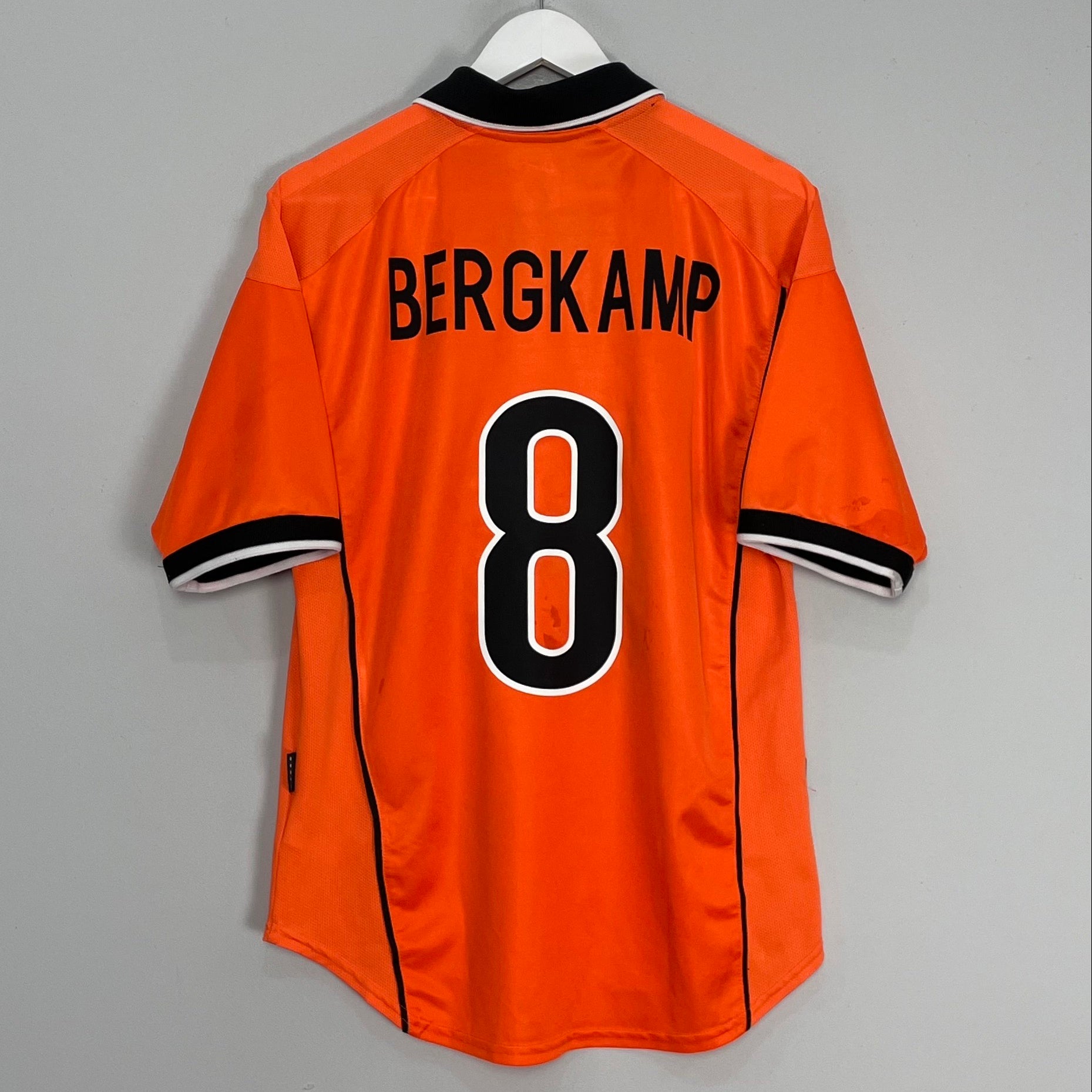 Shop 1998/00 NETHERLANDS BERGKAMP #8 HOME SHIRT (M) NIKE, classic football shirts, vintage football shirts & retro soccer jerseys at Cult Kits