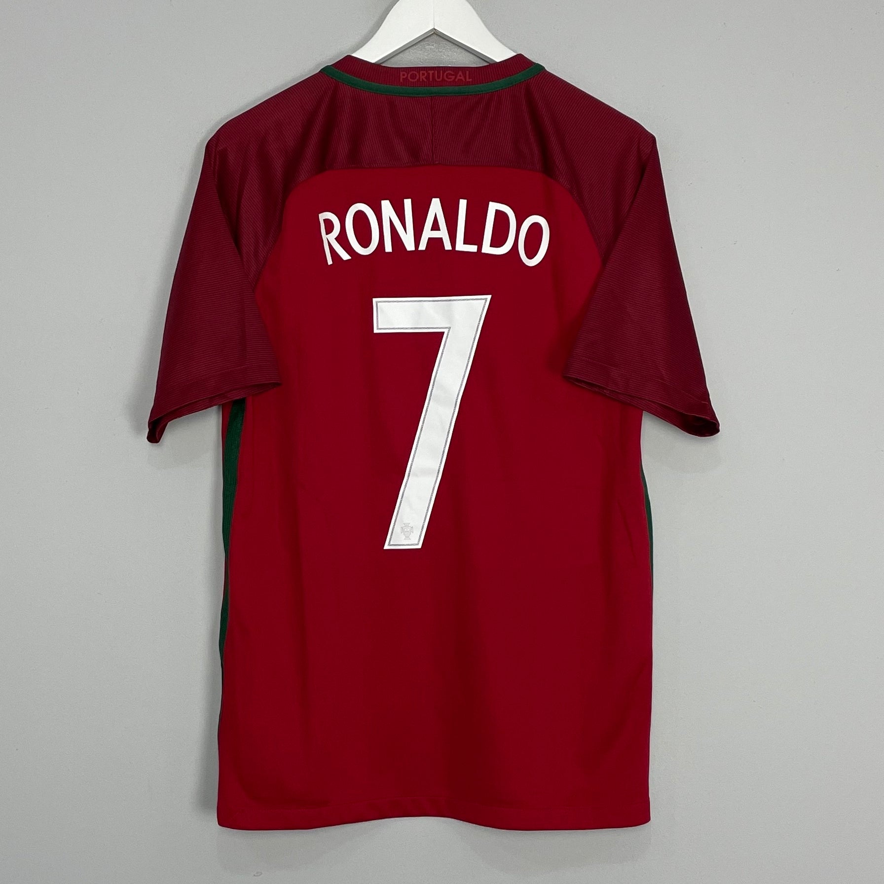 Shop 2016/18 PORTUGAL RONALDO #7 HOME SHIRT (M) NIKE, classic football shirts, vintage football shirts & retro soccer jerseys at Cult Kits
