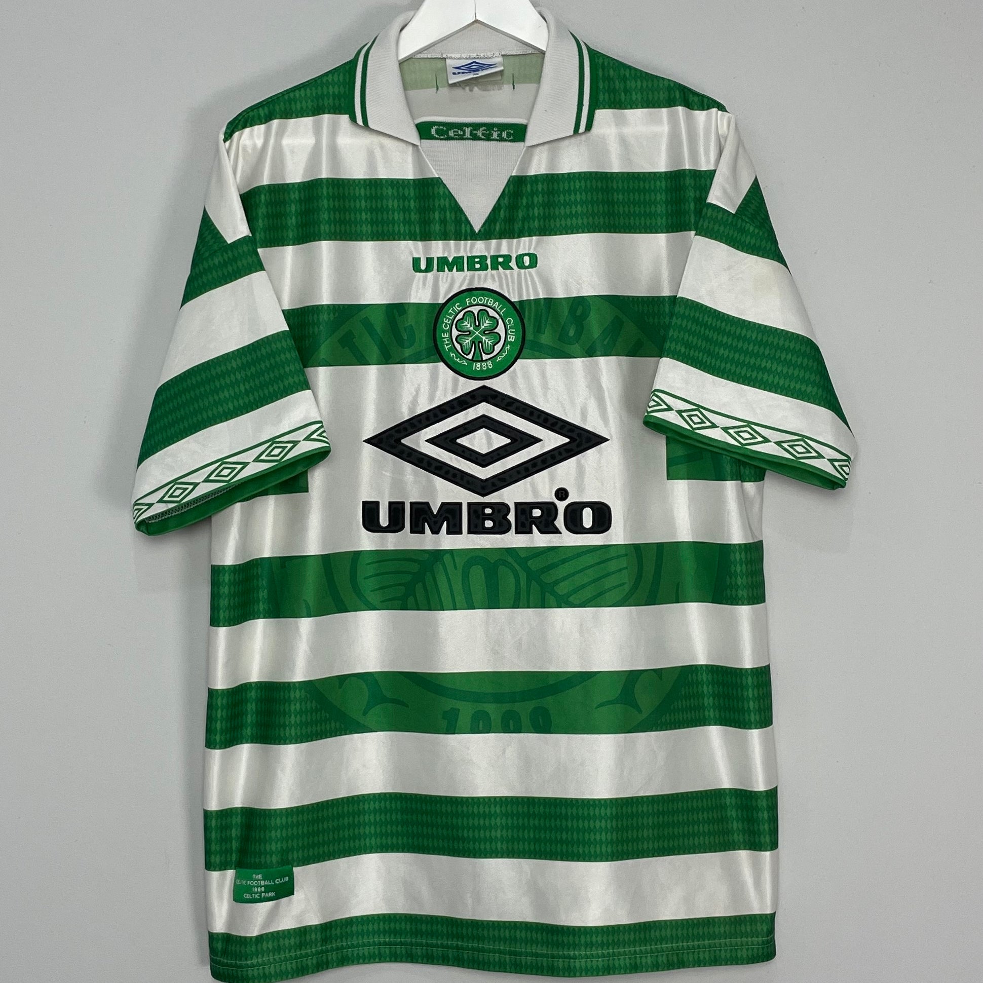 Shop 1997/99 CELTIC HOME SHIRT (XL) UMBRO, classic football shirts, vintage football shirts & retro soccer jerseys at Cult Kits