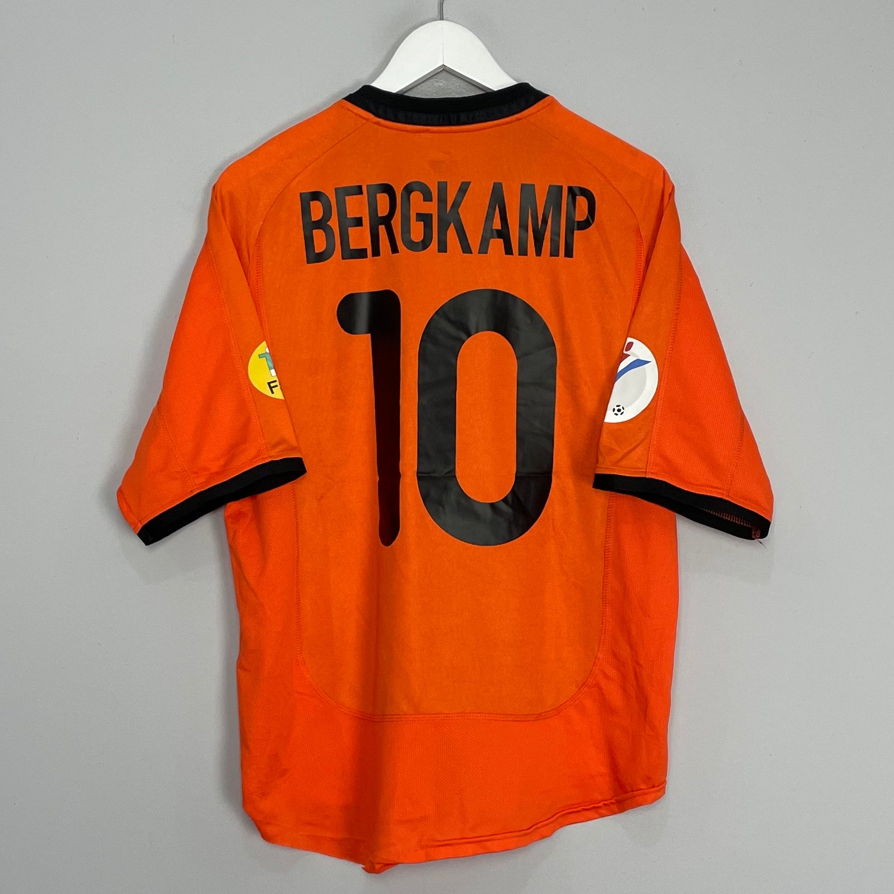 Shop 2000/02 NETHERLANDS BERGKAMP #10 HOME SHIRT (M) NIKE, classic football shirts, vintage football shirts & retro soccer jerseys at Cult Kits