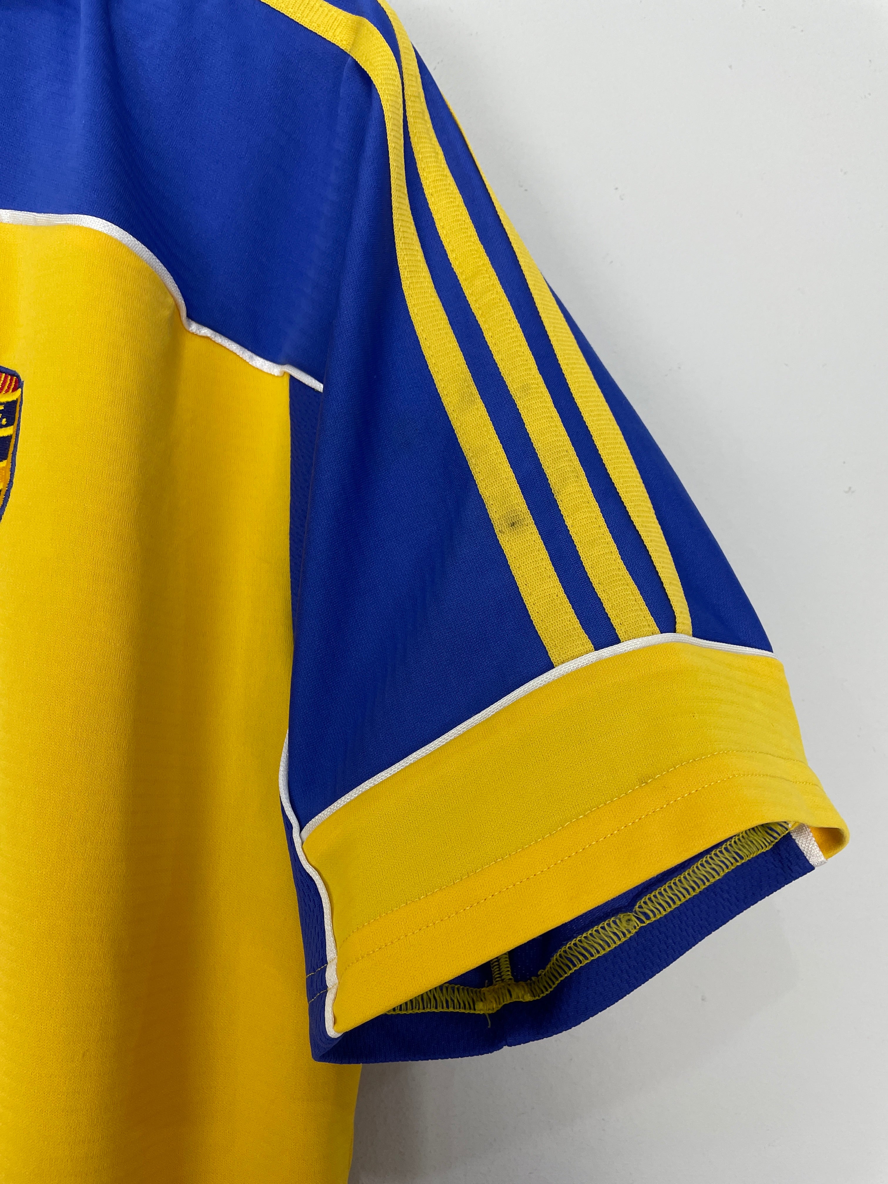 Shop 2000/02 SWEDEN LARSSON #20 HOME SHIRT (L) ADIDAS, classic football shirts, vintage football shirts & retro soccer jerseys at Cult Kits