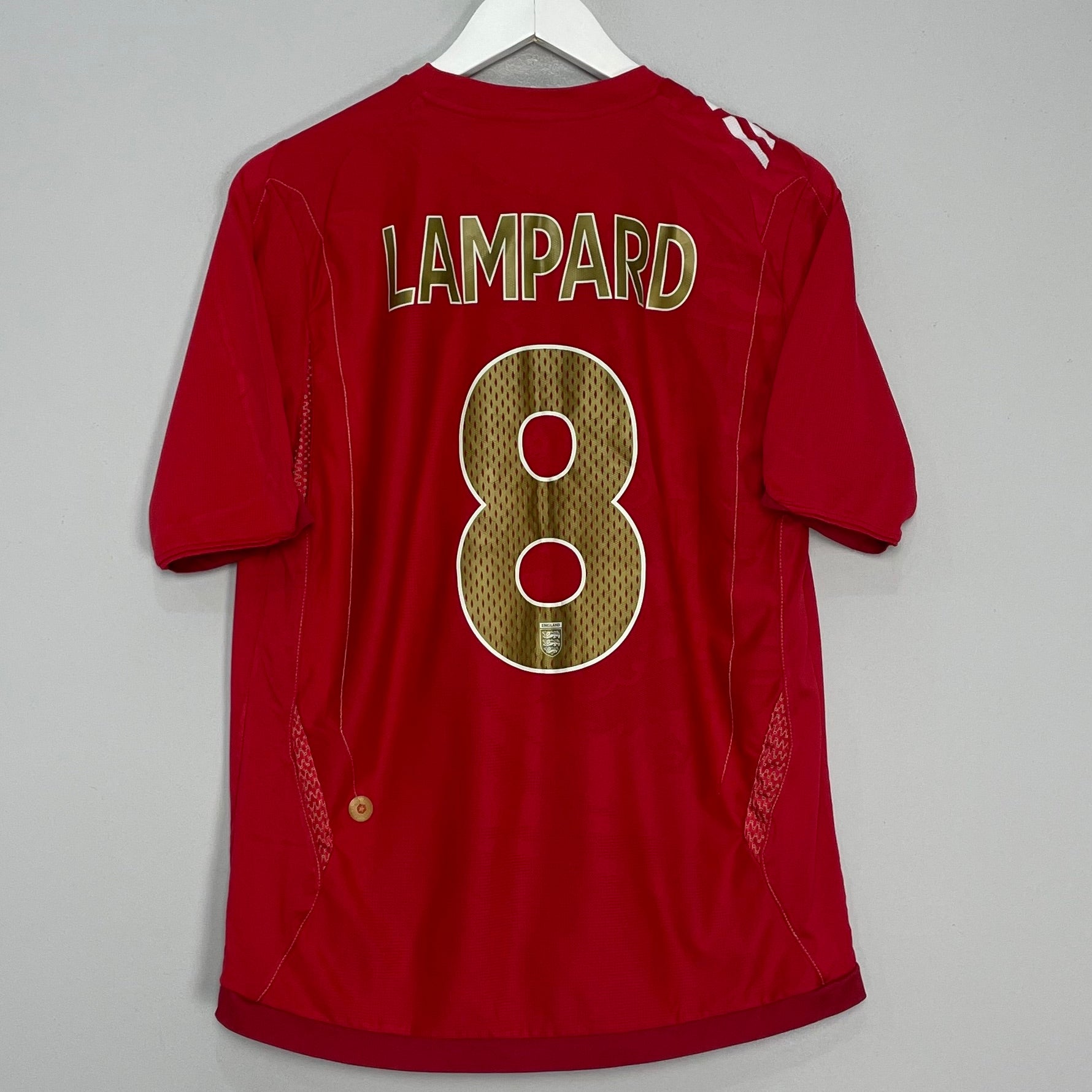 Shop 2006/08 ENGLAND LAMPARD #8 AWAY SHIRT (M) UMBRO, classic football shirts, vintage football shirts & retro soccer jerseys at Cult Kits