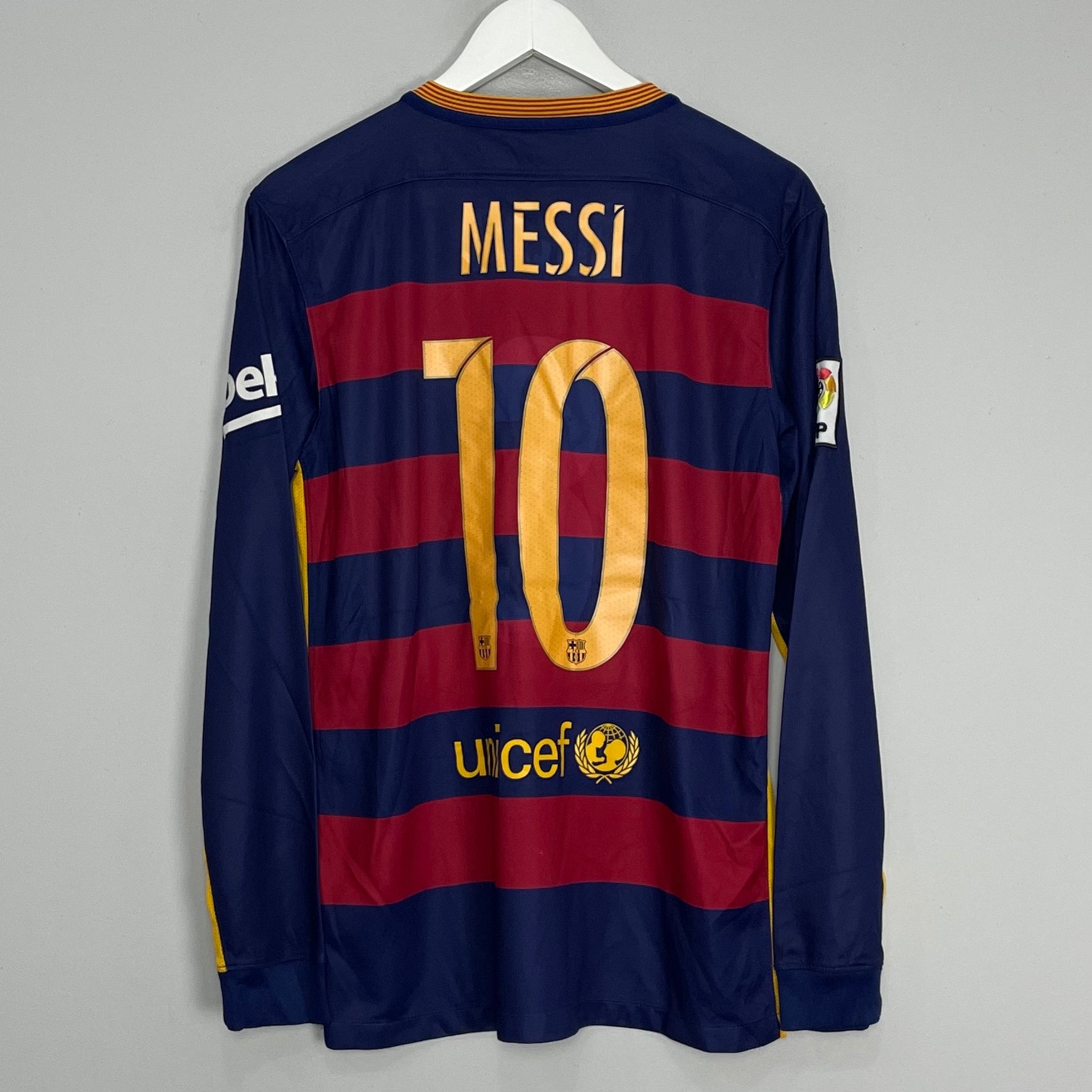 Shop 2015/16 BARCELONA MESSI #10 L/S HOME SHIRT (M) NIKE, classic football shirts, vintage football shirts & retro soccer jerseys at Cult Kits