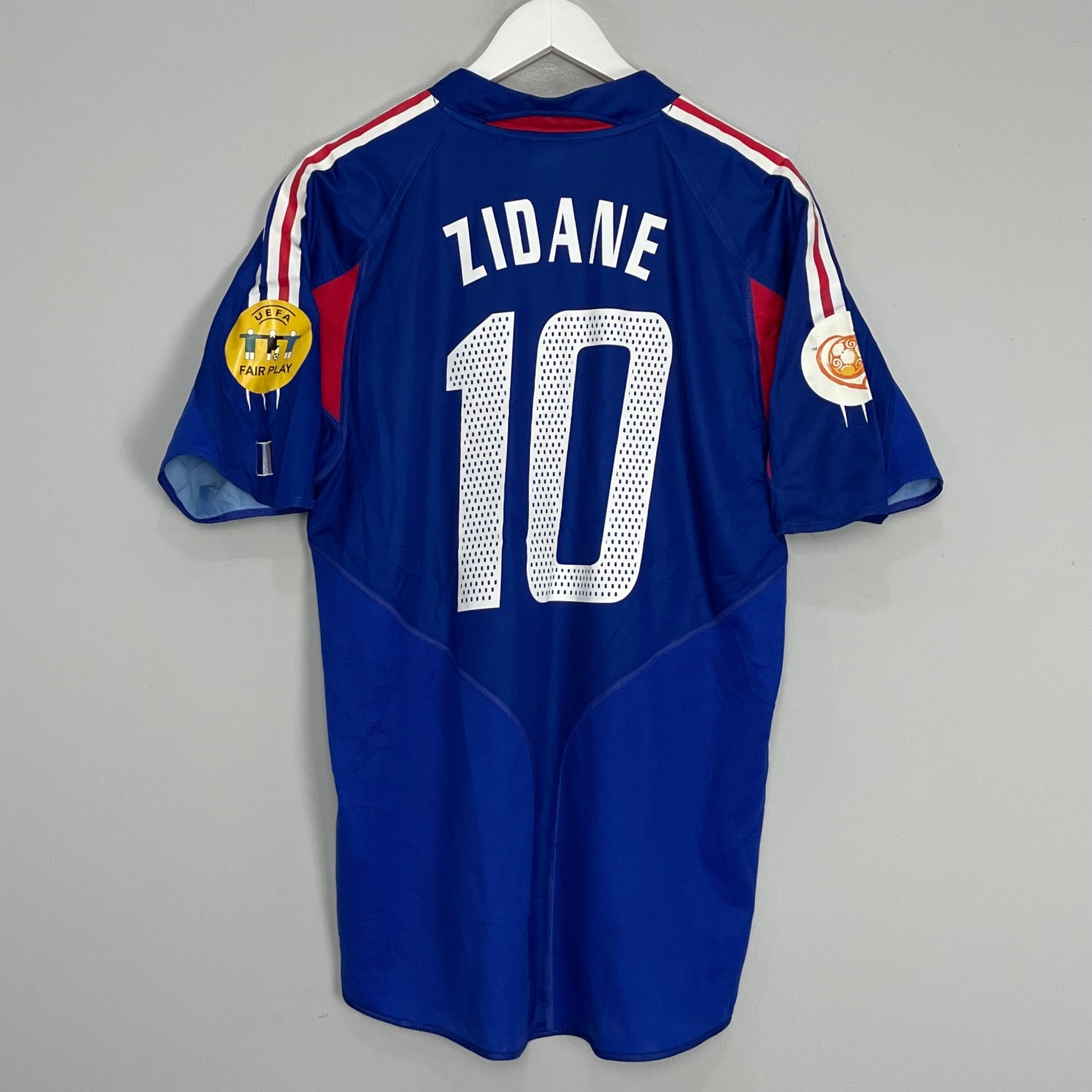 Shop 2004/06 FRANCE ZIDANE #10 HOME SHIRT (M) ADIDAS, classic football shirts, vintage football shirts & retro soccer jerseys at Cult Kits