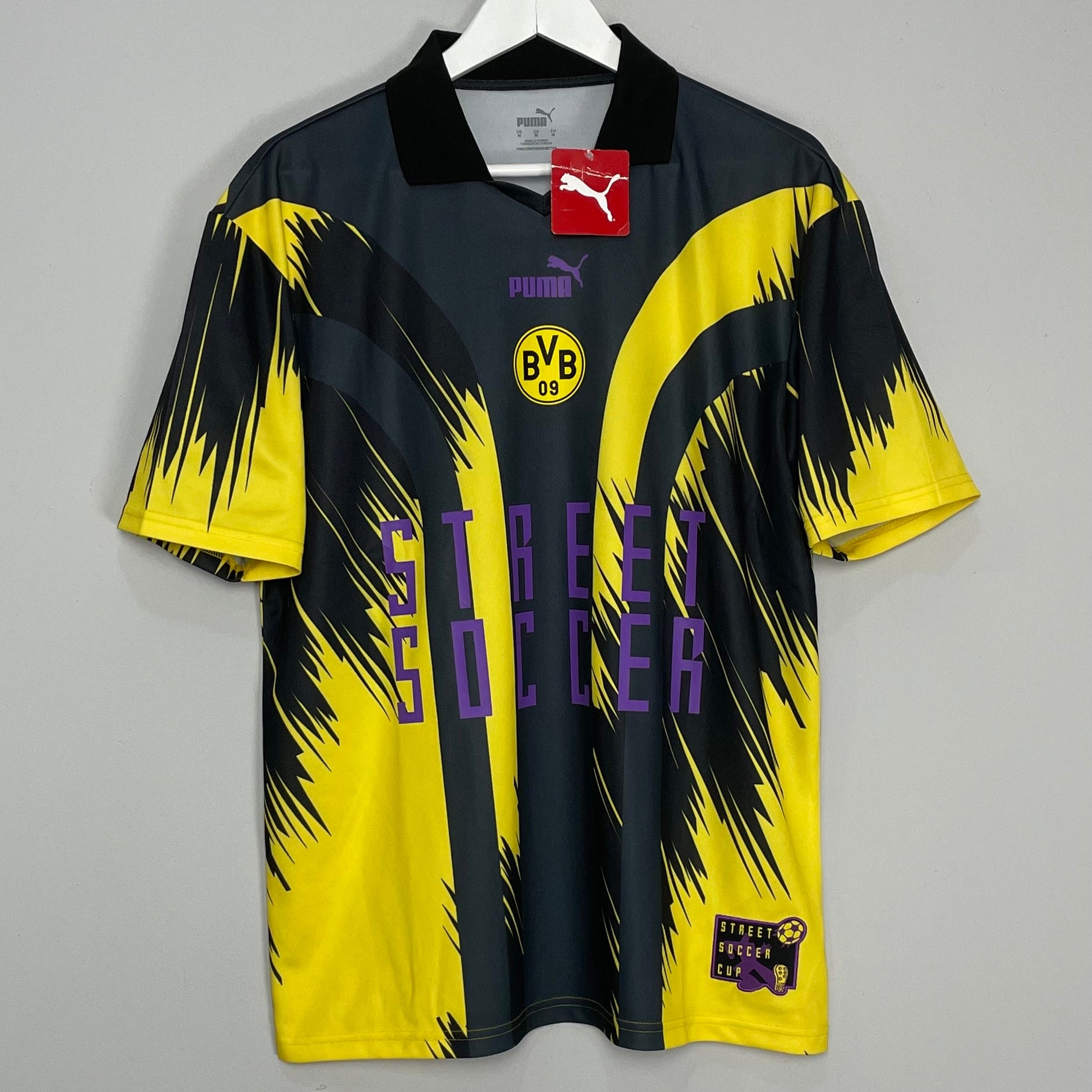 Shop 2014/15 DORTMUND *BNWT* STREET SOCCER SHIRT (M) PUMA, classic football shirts, vintage football shirts & retro soccer jerseys at Cult Kits