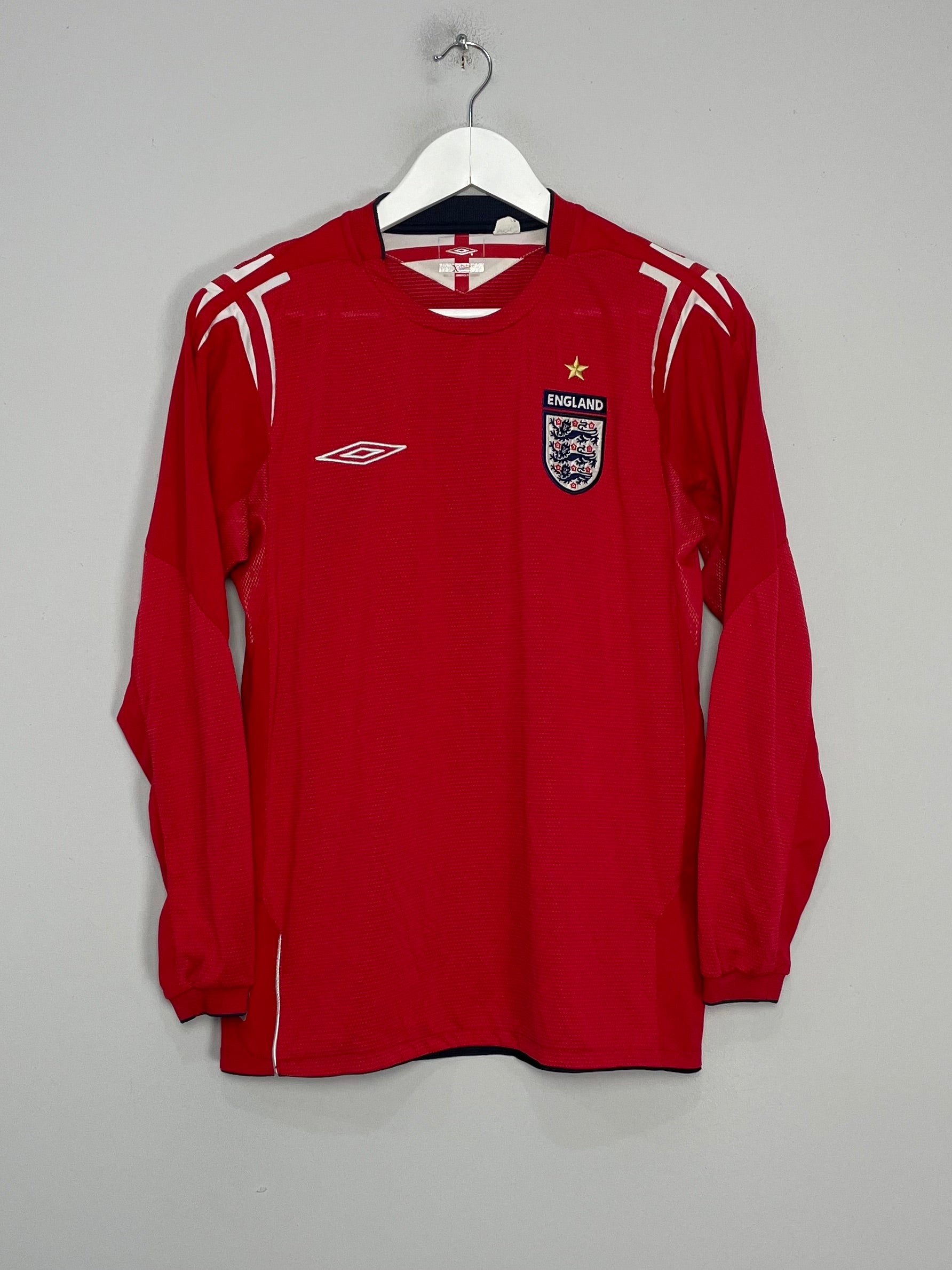 Shop 2004/06 ENGLAND L/S AWAY SHIRT (S) UMBRO, classic football shirts, vintage football shirts & retro soccer jerseys at Cult Kits