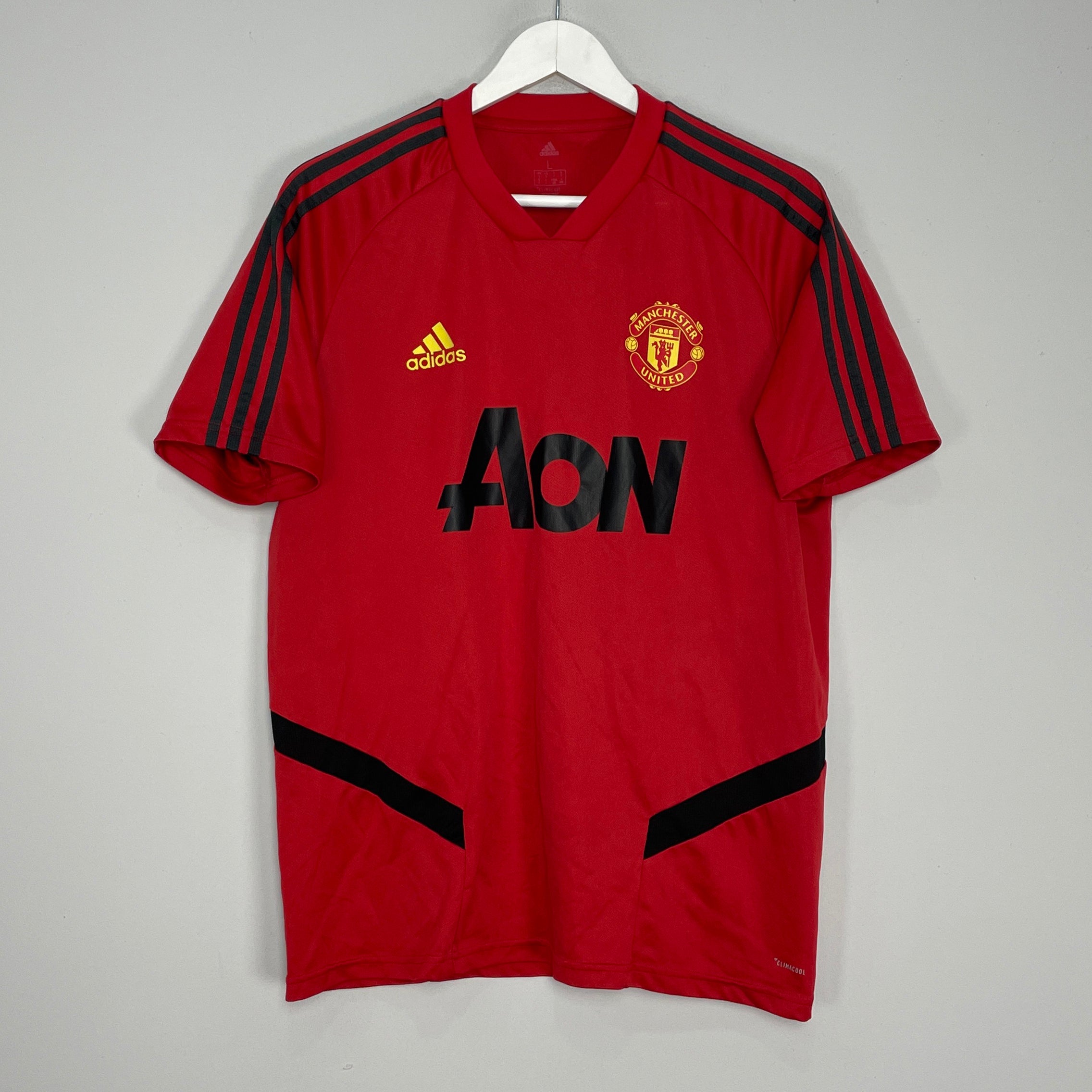 Shop 2019/20 MANCHESTER UNITED TRAINING SHIRT (L) ADIDAS, classic football shirts, vintage football shirts & retro soccer jerseys at Cult Kits