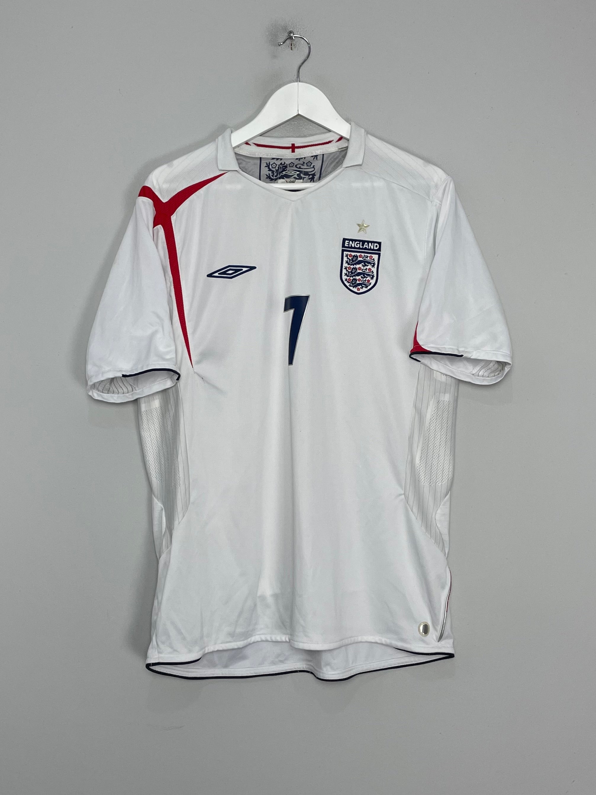 Shop 2005/07 ENGLAND BECKHAM #7 HOME SHIRT (XL) UMBRO, classic football shirts, vintage football shirts & retro soccer jerseys at Cult Kits