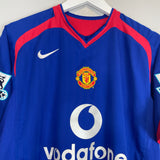 Shop 2005/06 MANCHESTER UNITED RONALDO #7 AWAY SHIRT (L) NIKE, classic football shirts, vintage football shirts & retro soccer jerseys at Cult Kits