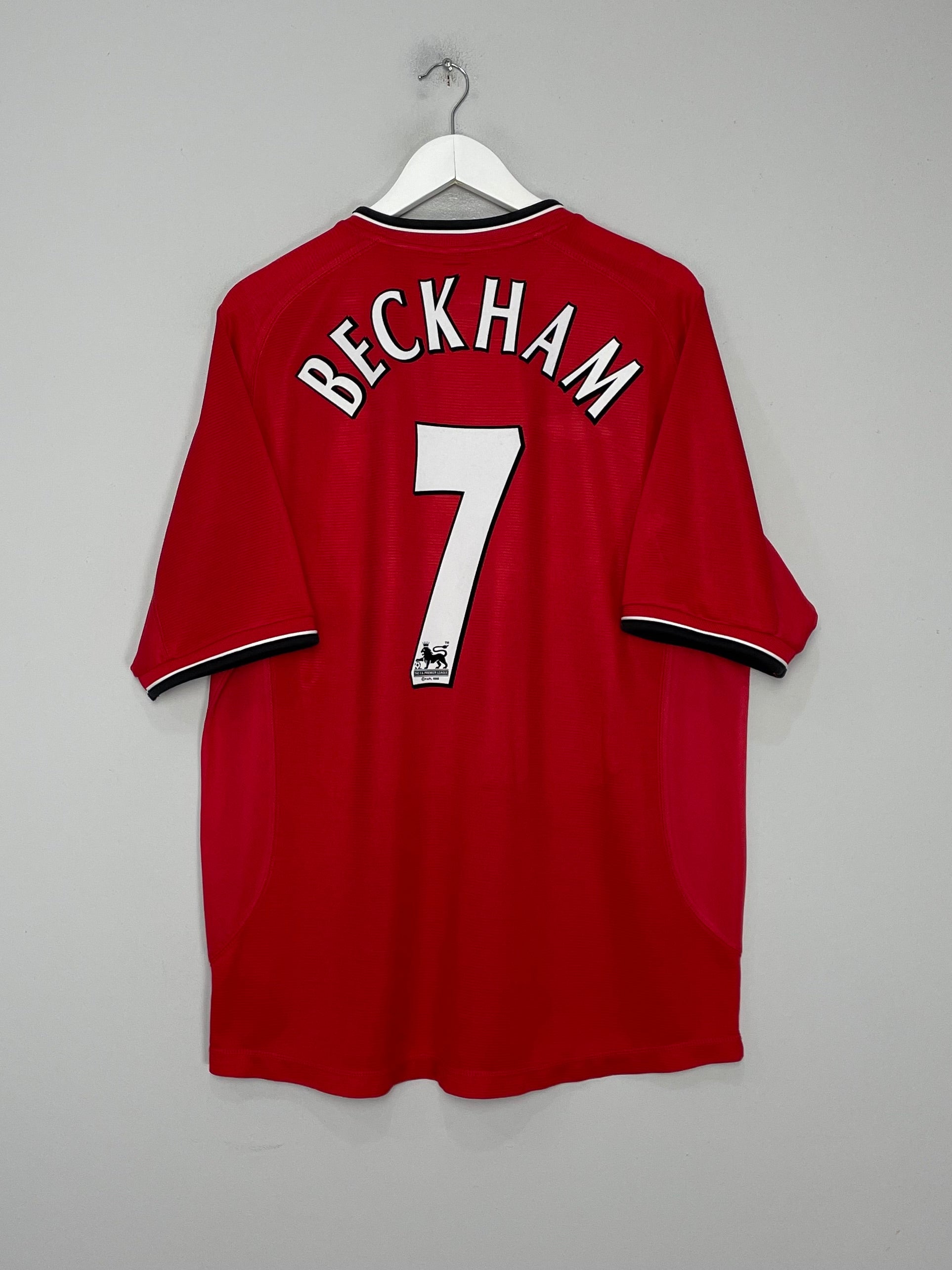 Shop 2000/02 MANCHESTER UNITED BECKHAM #7 HOME SHIRT (XL) UMBRO, classic football shirts, vintage football shirts & retro soccer jerseys at Cult Kits