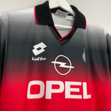 Shop 1995/96 AC MILAN TRAINING SHIRT (M) LOTTO, classic football shirts, vintage football shirts & retro soccer jerseys at Cult Kits