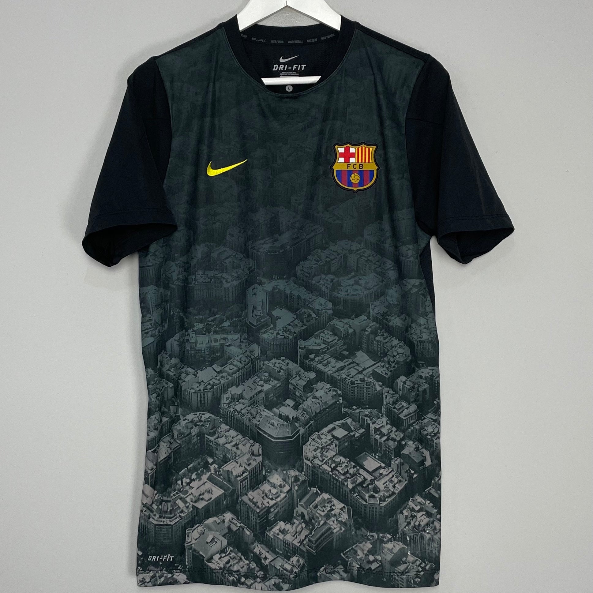 Shop 2013/14 BARCELONA TRAINING SHIRT (L) NIKE, classic football shirts, vintage football shirts & retro soccer jerseys at Cult Kits