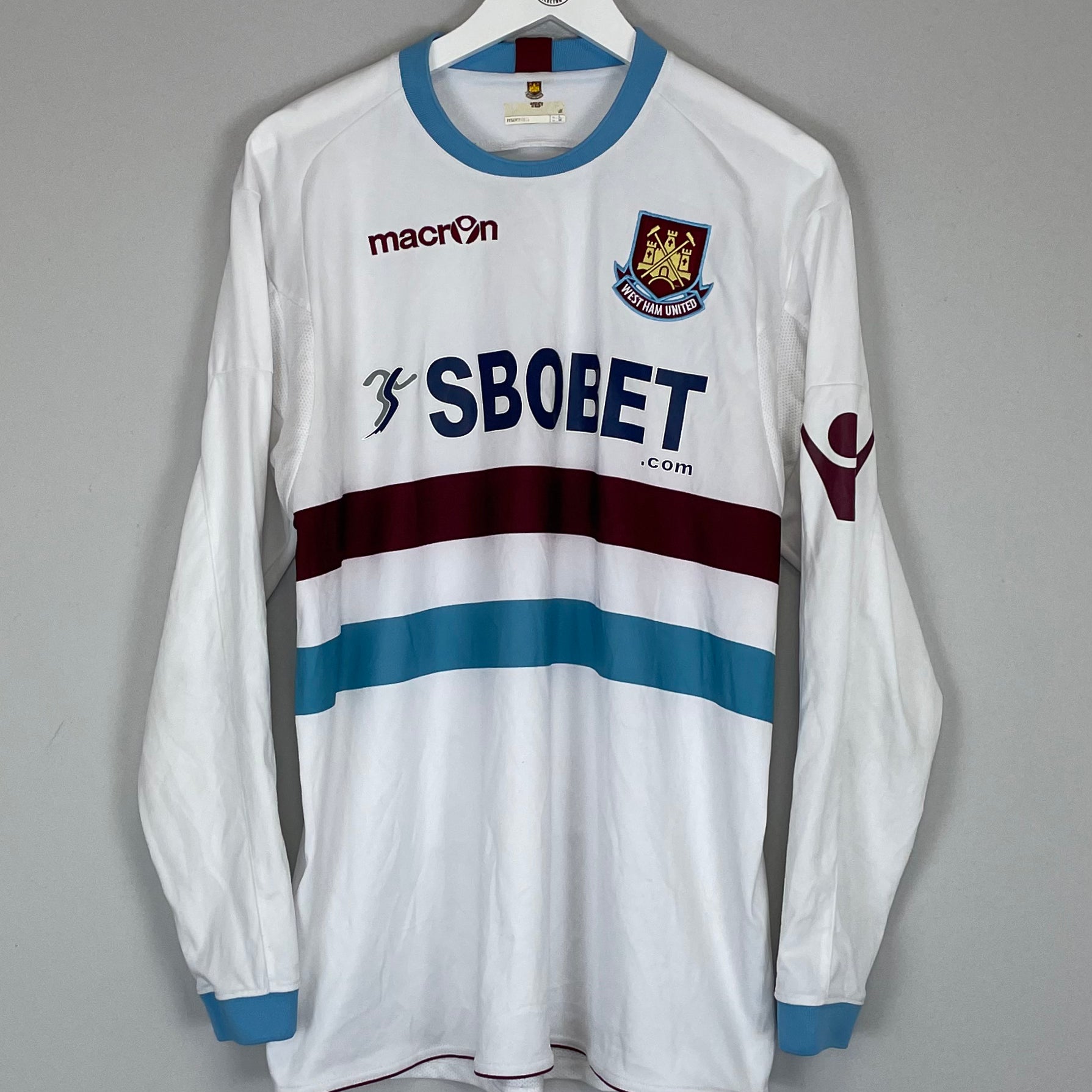 Shop 2010/11 WEST HAM L/S AWAY SHIRT (M) MACRON, classic football shirts, vintage football shirts & retro soccer jerseys at Cult Kits