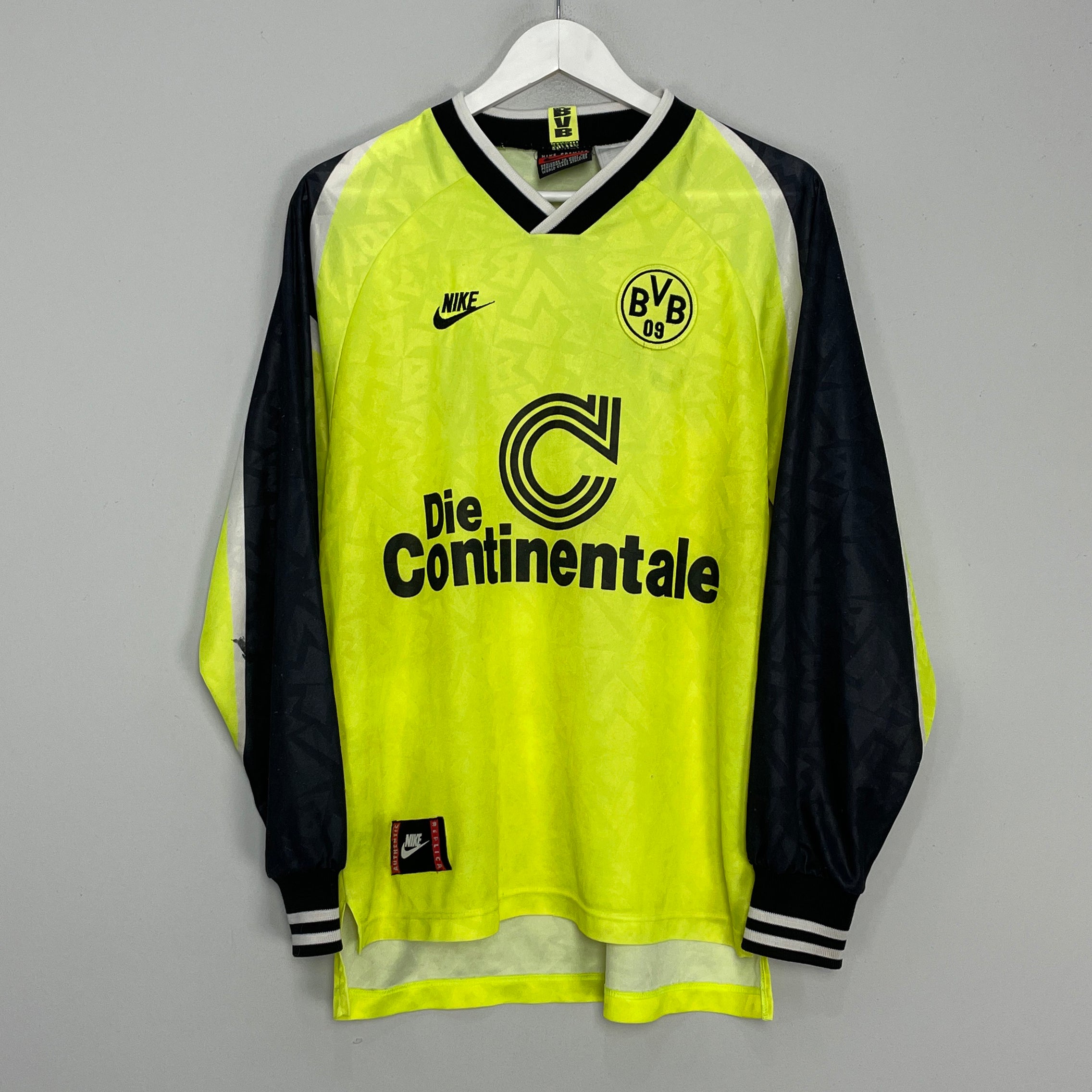 Shop 1995/96 DORTMUND L/S HOME SHIRT (M) NIKE, classic football shirts, vintage football shirts & retro soccer jerseys at Cult Kits