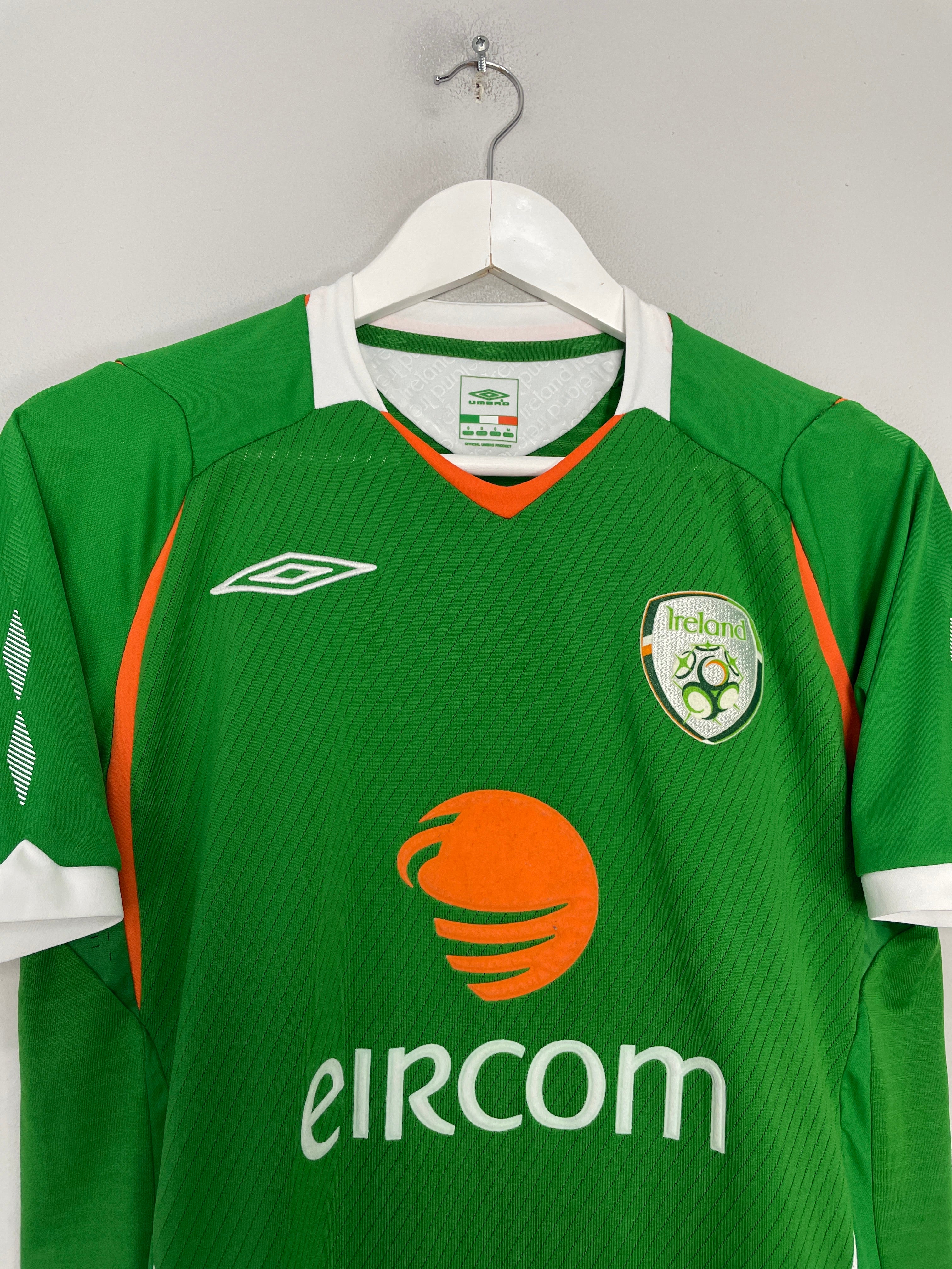 Shop 2008/10 IRELAND HOME SHIRT (S) UMBRO, classic football shirts, vintage football shirts & retro soccer jerseys at Cult Kits