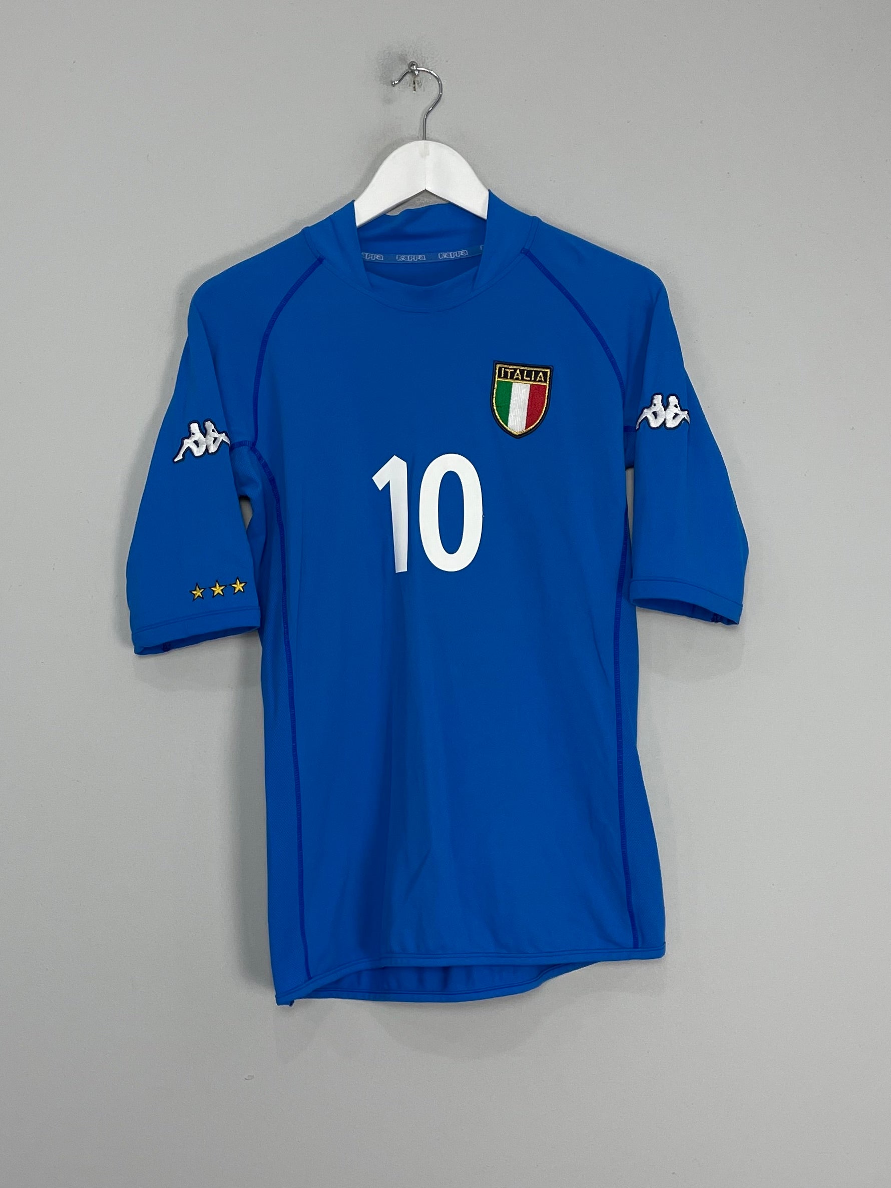 Shop 2002 ITALY TOTTI #10 HOME SHIRT (M) KAPPA, classic football shirts, vintage football shirts & retro soccer jerseys at Cult Kits