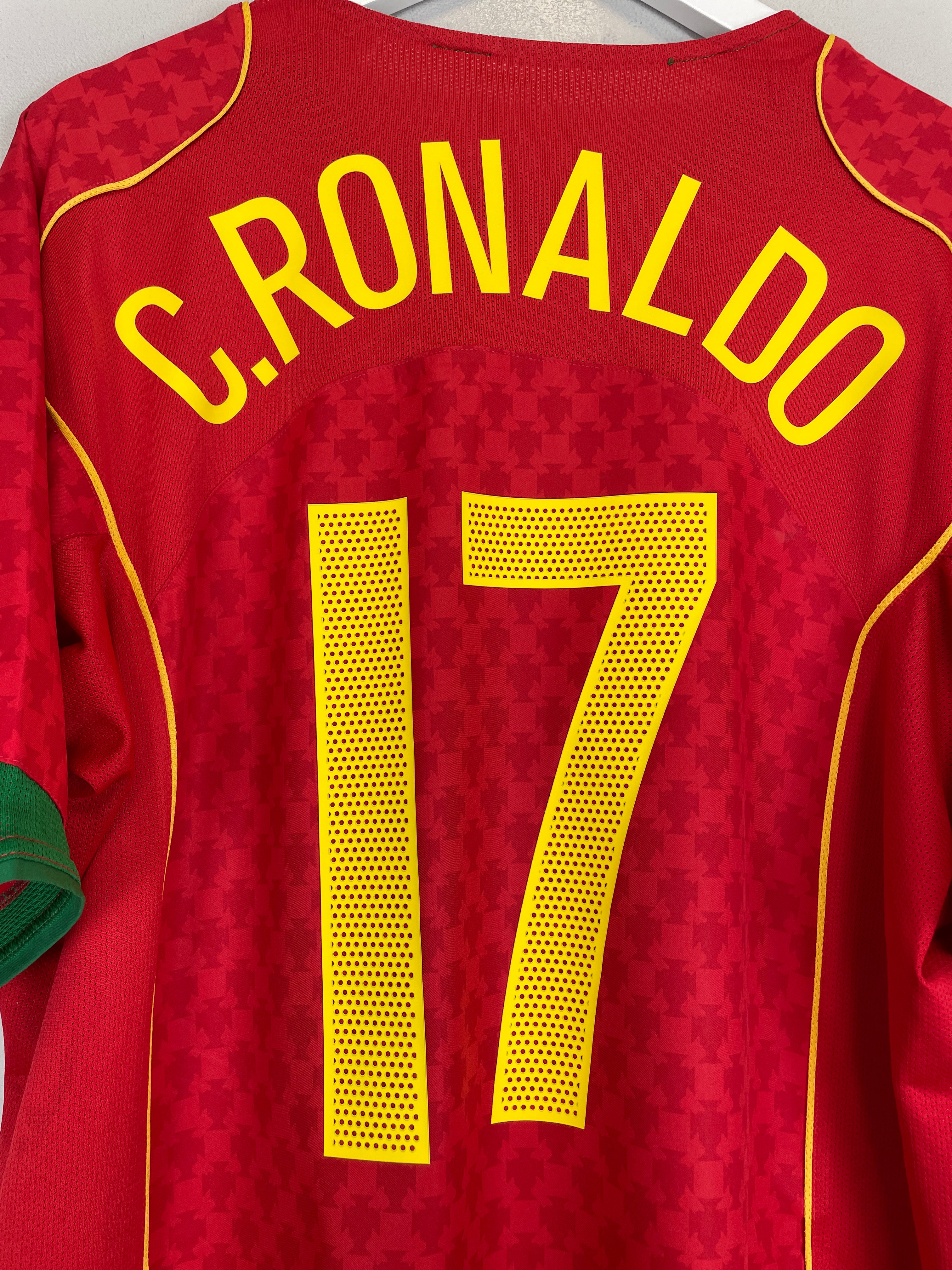 Shop 2004/06 PORTUGAL C.RONALDO #17 HOME SHIRT (XL) NIKE, classic football shirts, vintage football shirts & retro soccer jerseys at Cult Kits