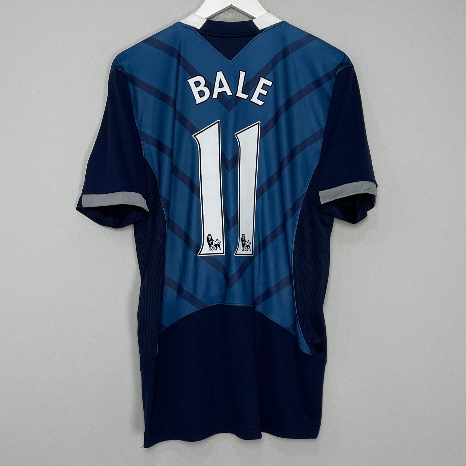 Shop 2012/13 TOTTENHAM BALE #11 AWAY SHIRT (L) UNDER ARMOUR, classic football shirts, vintage football shirts & retro soccer jerseys at Cult Kits