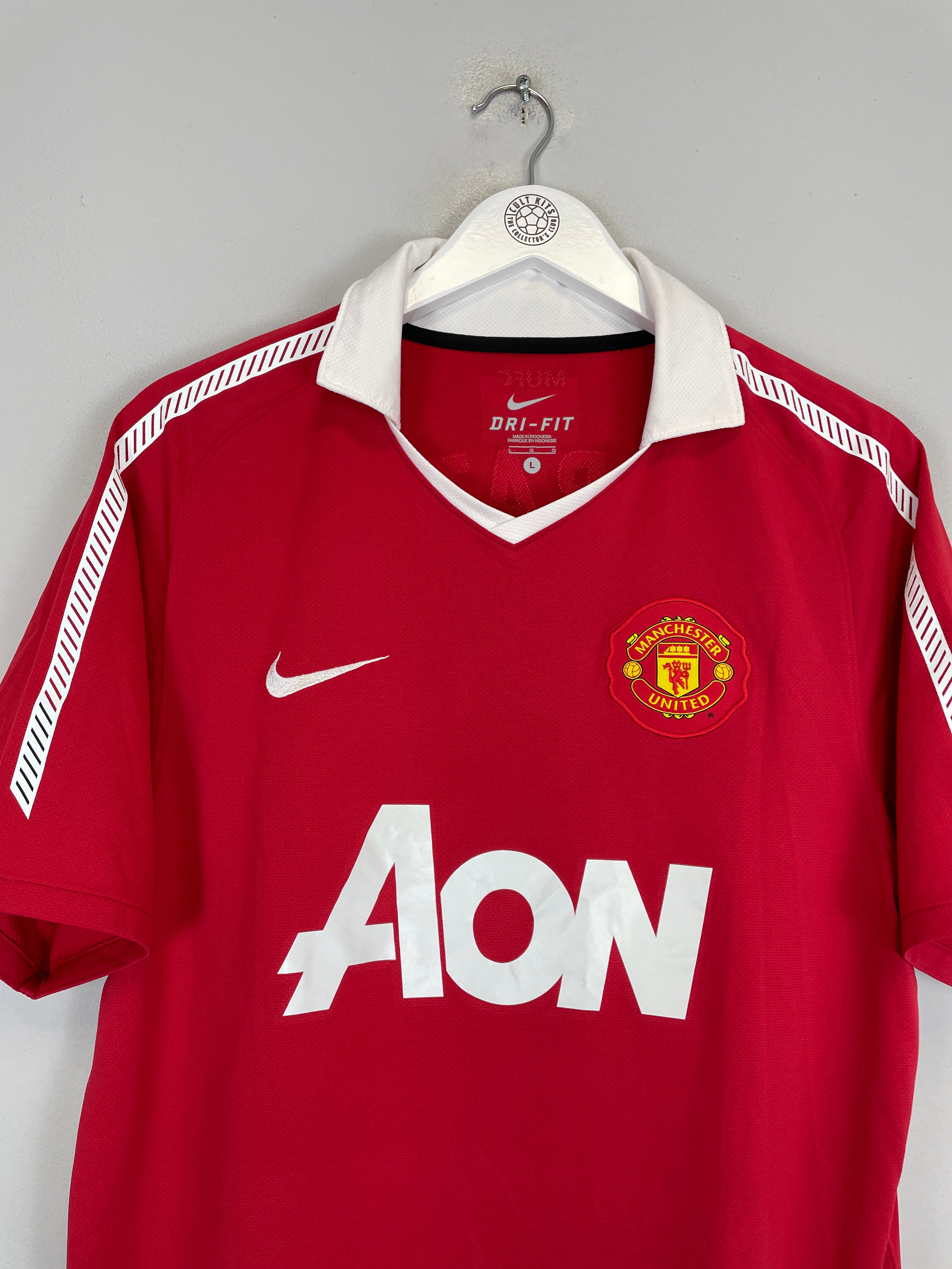 Shop 2010/11 MANCHESTER UNITED BERBATOV #9 HOME SHIRT (L) NIKE, classic football shirts, vintage football shirts & retro soccer jerseys at Cult Kits