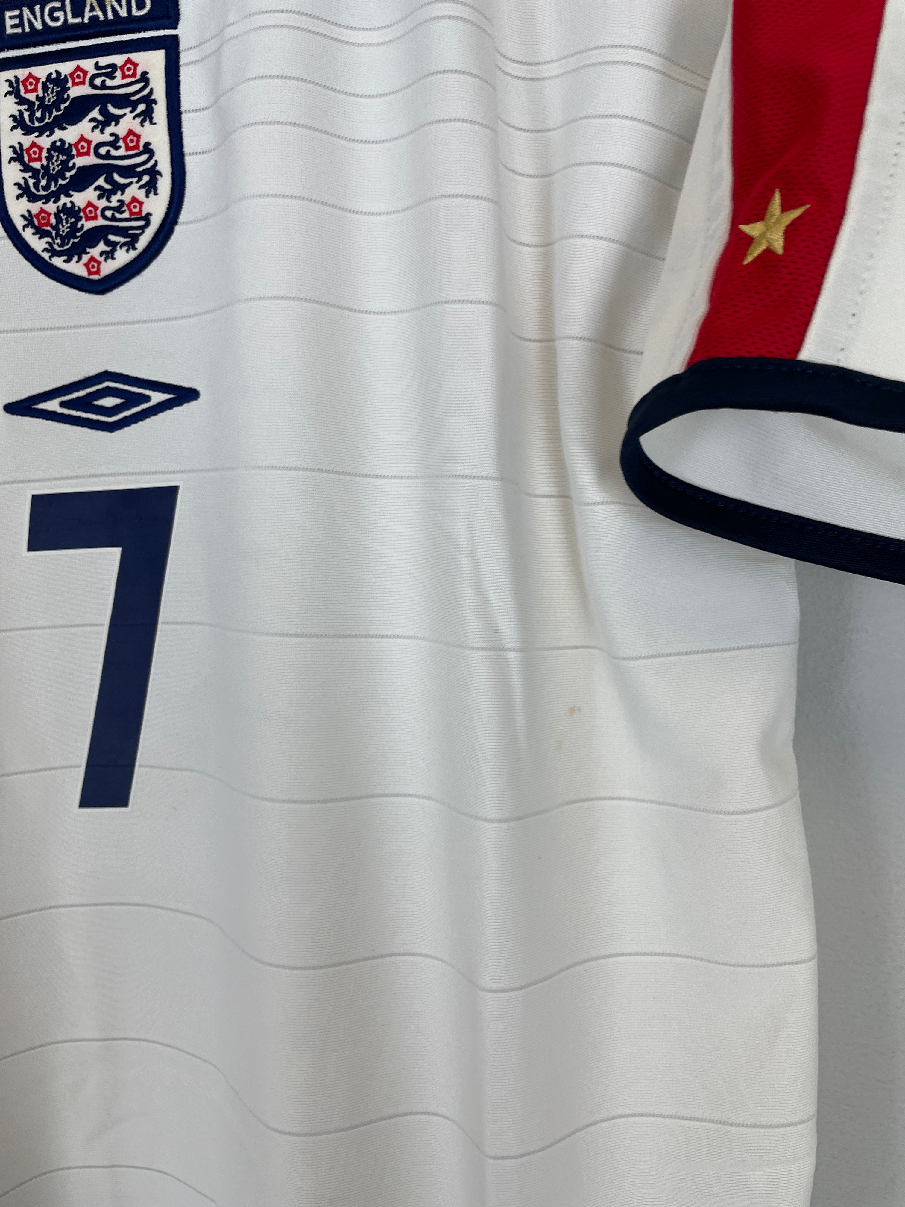 Shop 2003/04 ENGLAND BECKHAM #7 HOME SHIRT (M) UMBRO, classic football shirts, vintage football shirts & retro soccer jerseys at Cult Kits