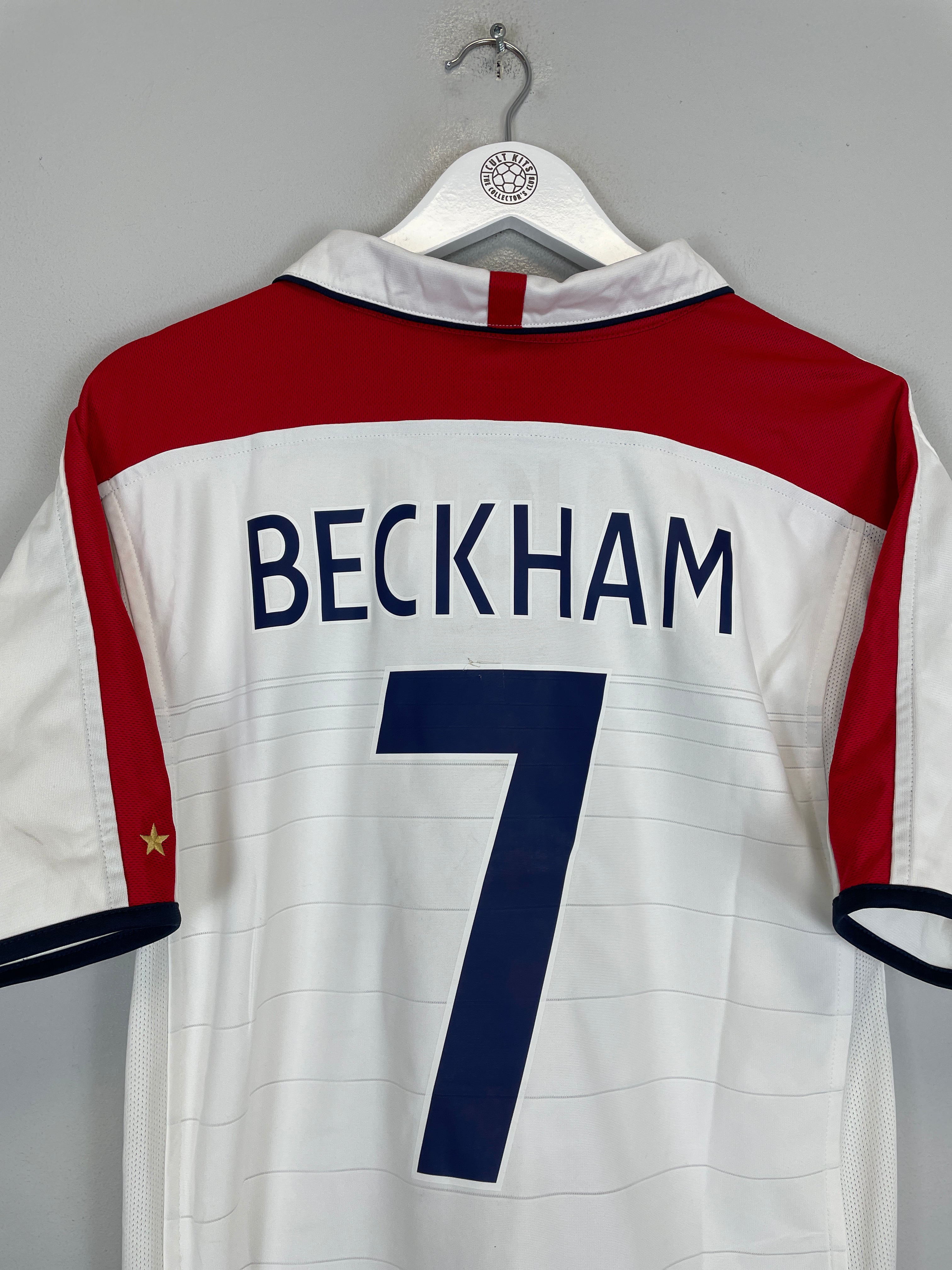 Shop 2003/04 ENGLAND BECKHAM #7 HOME SHIRT (M) UMBRO, classic football shirts, vintage football shirts & retro soccer jerseys at Cult Kits