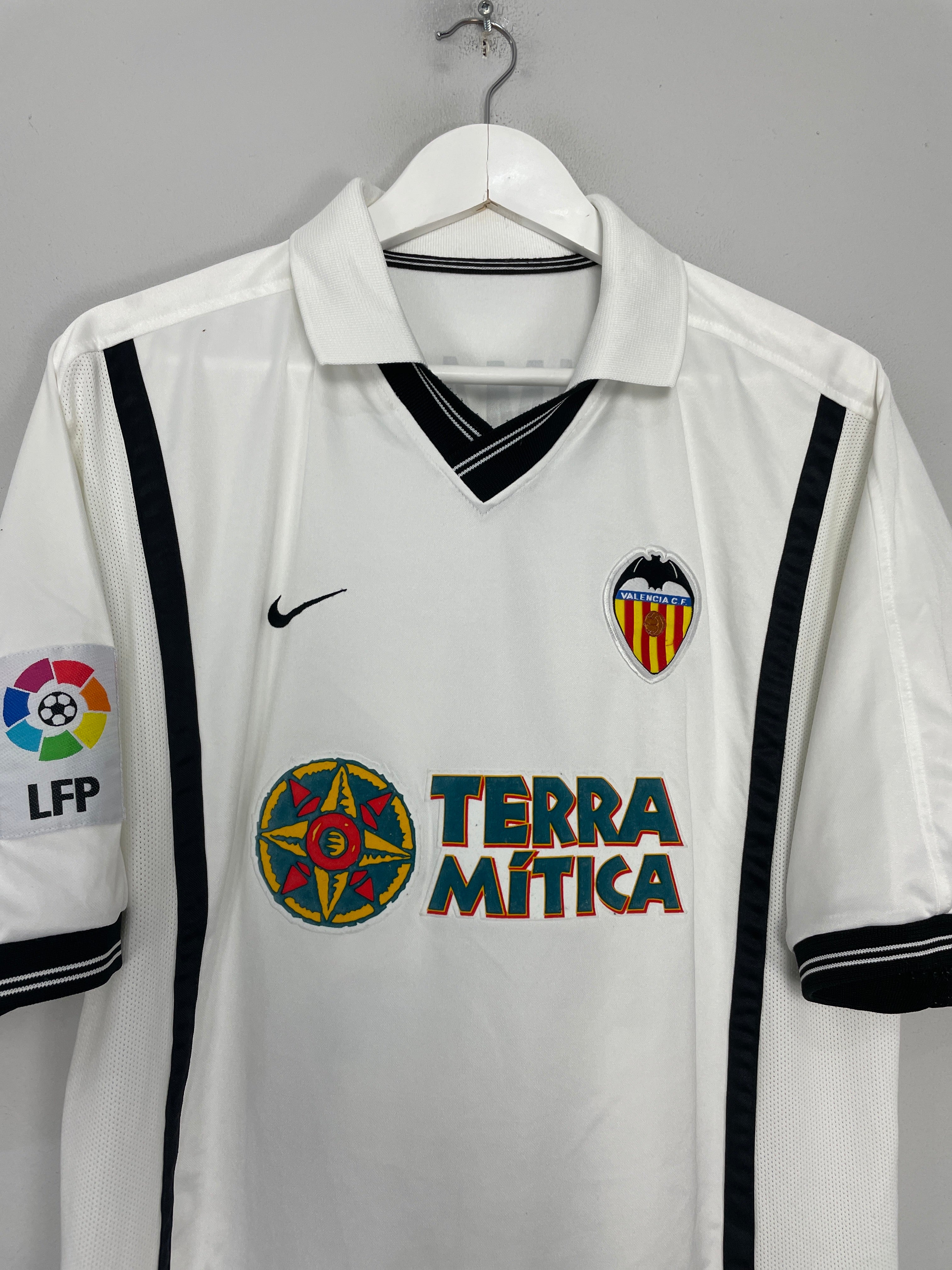 Shop 2000/01 VALENCIA AIMAR #22 HOME SHIRT (M) NIKE, classic football shirts, vintage football shirts & retro soccer jerseys at Cult Kits