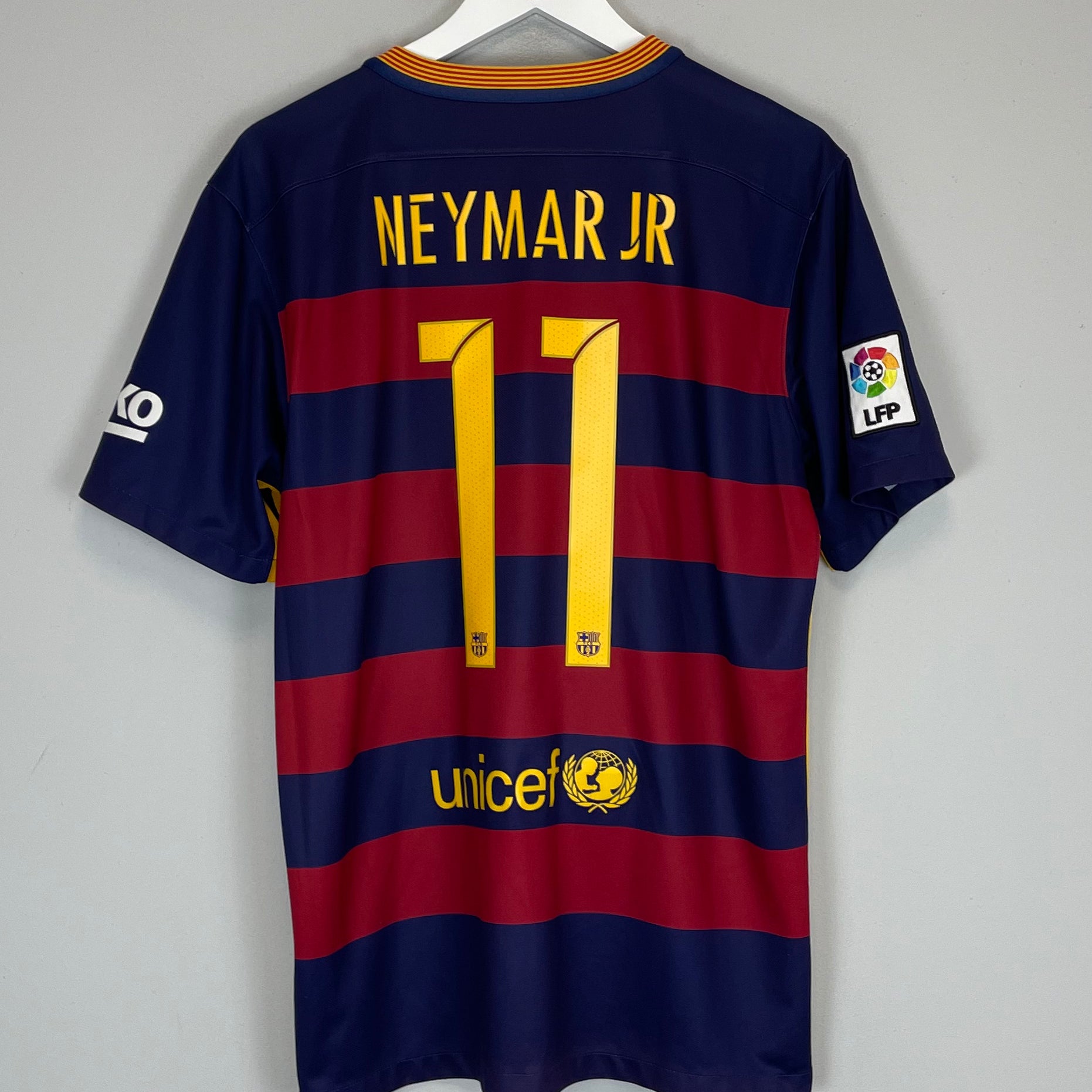 Shop 2015/16 BARCELONA NEYMAR JR #11 HOME SHIRT (L) NIKE, classic football shirts, vintage football shirts & retro soccer jerseys at Cult Kits