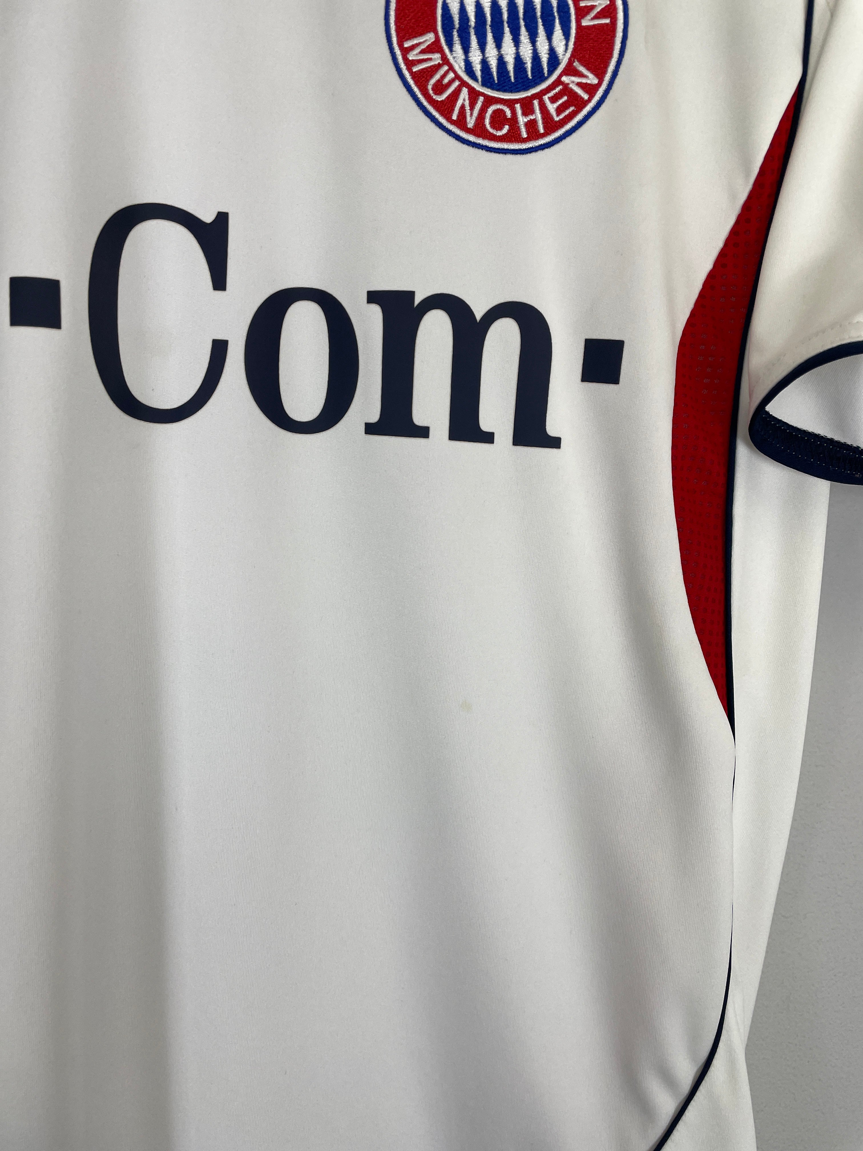 Shop 2006/07 BAYERN MUNICH SCHWEINSTEIGER #31 AWAY SHIRT (M) ADIDAS, classic football shirts, vintage football shirts & retro soccer jerseys at Cult Kits