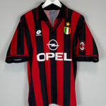 Shop 1996/97 AC MILAN R.BAGGIO #18 HOME SHIRT (M) LOTTO, classic football shirts, vintage football shirts & retro soccer jerseys at Cult Kits