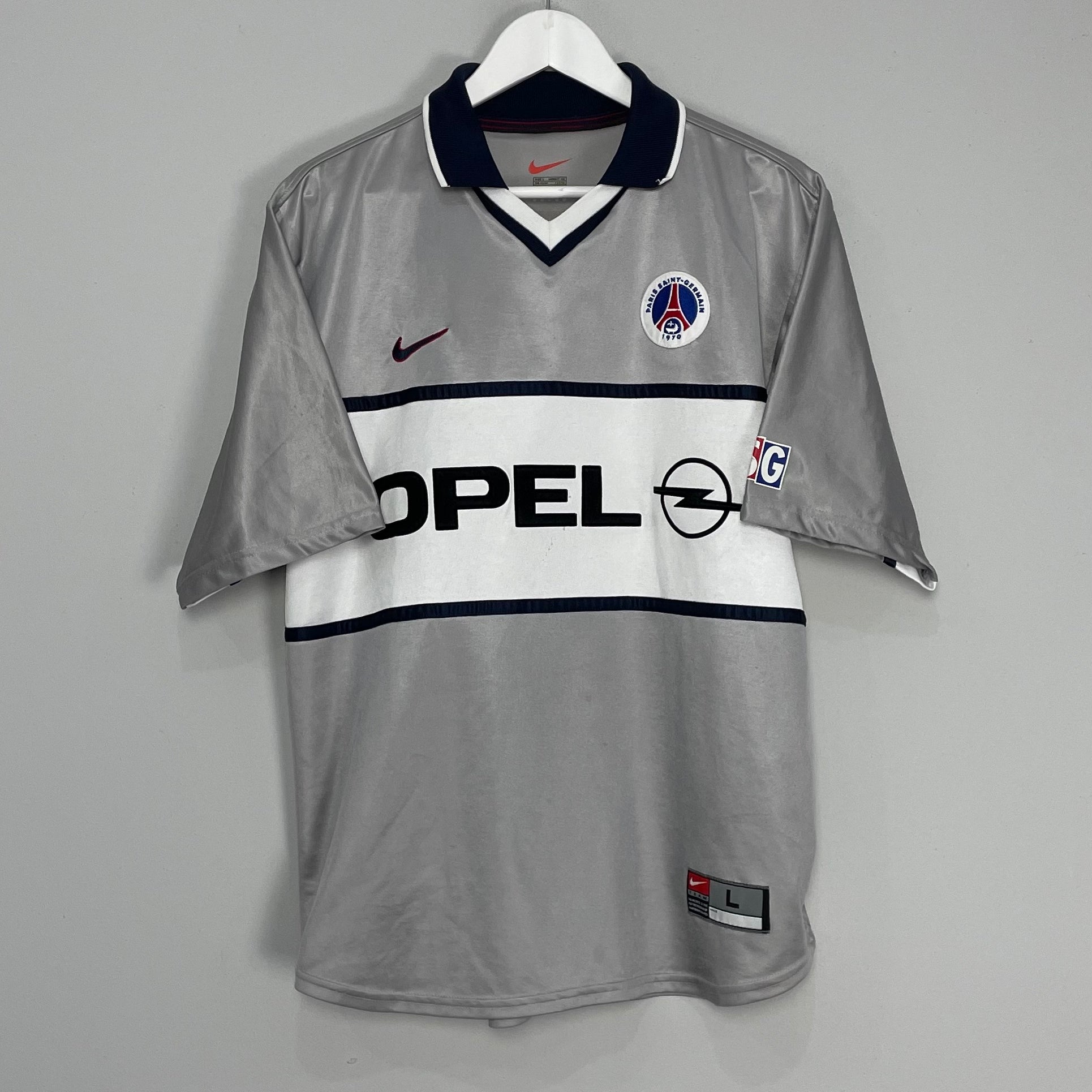 Shop 1999/01 PSG AWAY SHIRT (L) NIKE, classic football shirts, vintage football shirts & retro soccer jerseys at Cult Kits