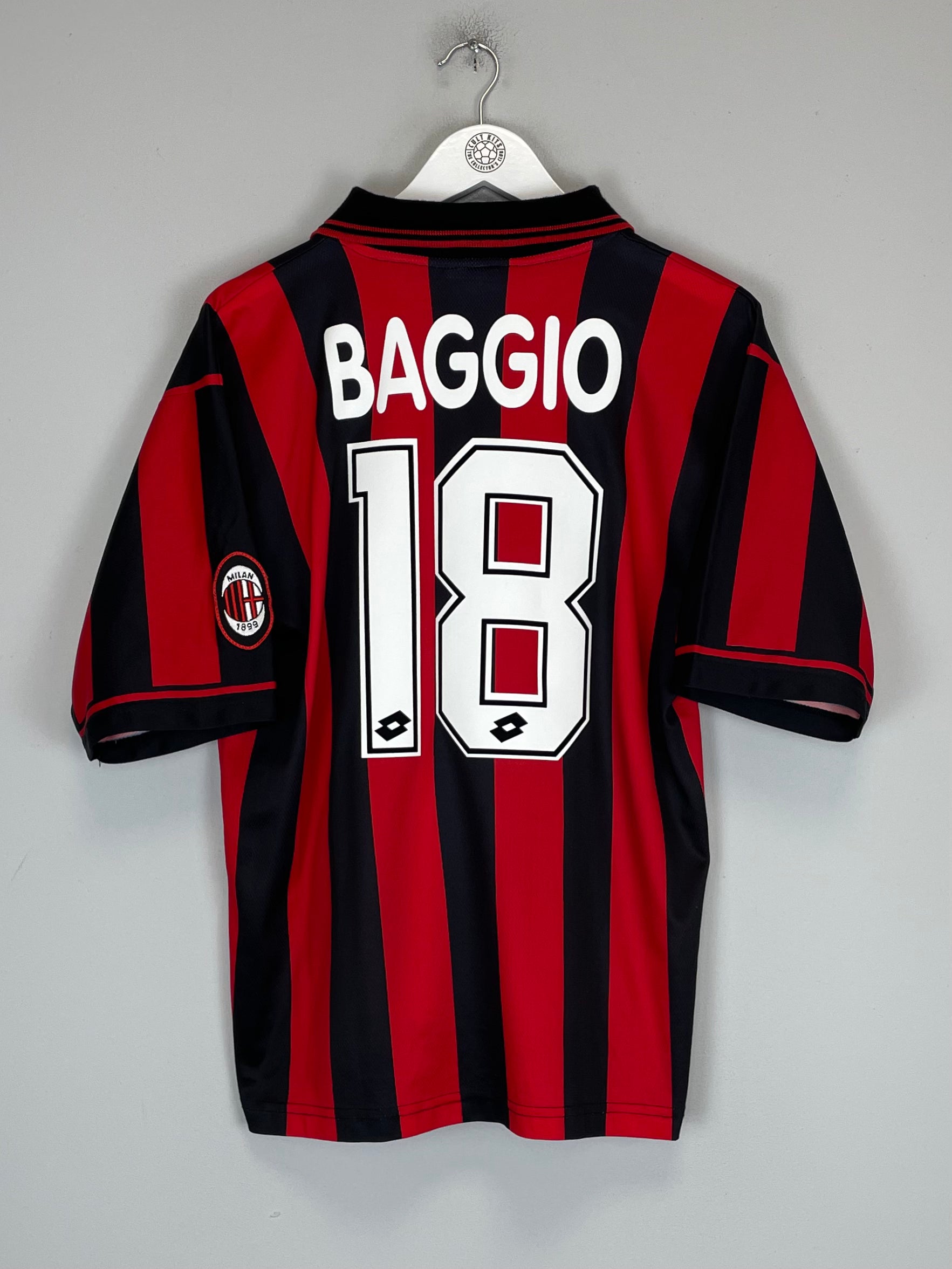 Shop 1996/97 AC MILAN R.BAGGIO #18 HOME SHIRT (M) LOTTO, classic football shirts, vintage football shirts & retro soccer jerseys at Cult Kits