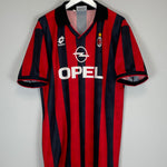 Shop 1995/96 AC MILAN WEAH #9 HOME SHIRT (XL) LOTTO, classic football shirts, vintage football shirts & retro soccer jerseys at Cult Kits