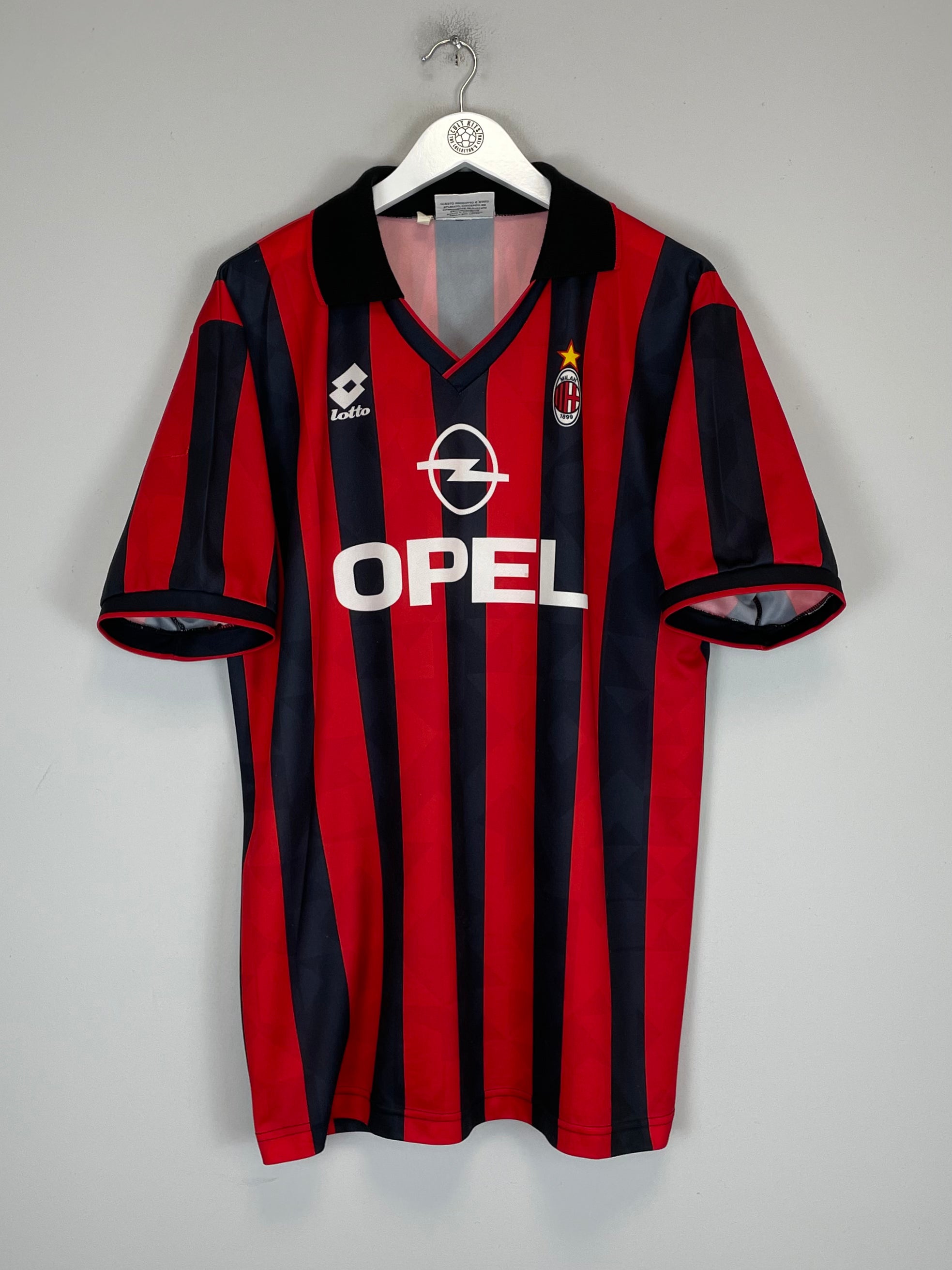 Shop 1995/96 AC MILAN WEAH #9 HOME SHIRT (XL) LOTTO, classic football shirts, vintage football shirts & retro soccer jerseys at Cult Kits