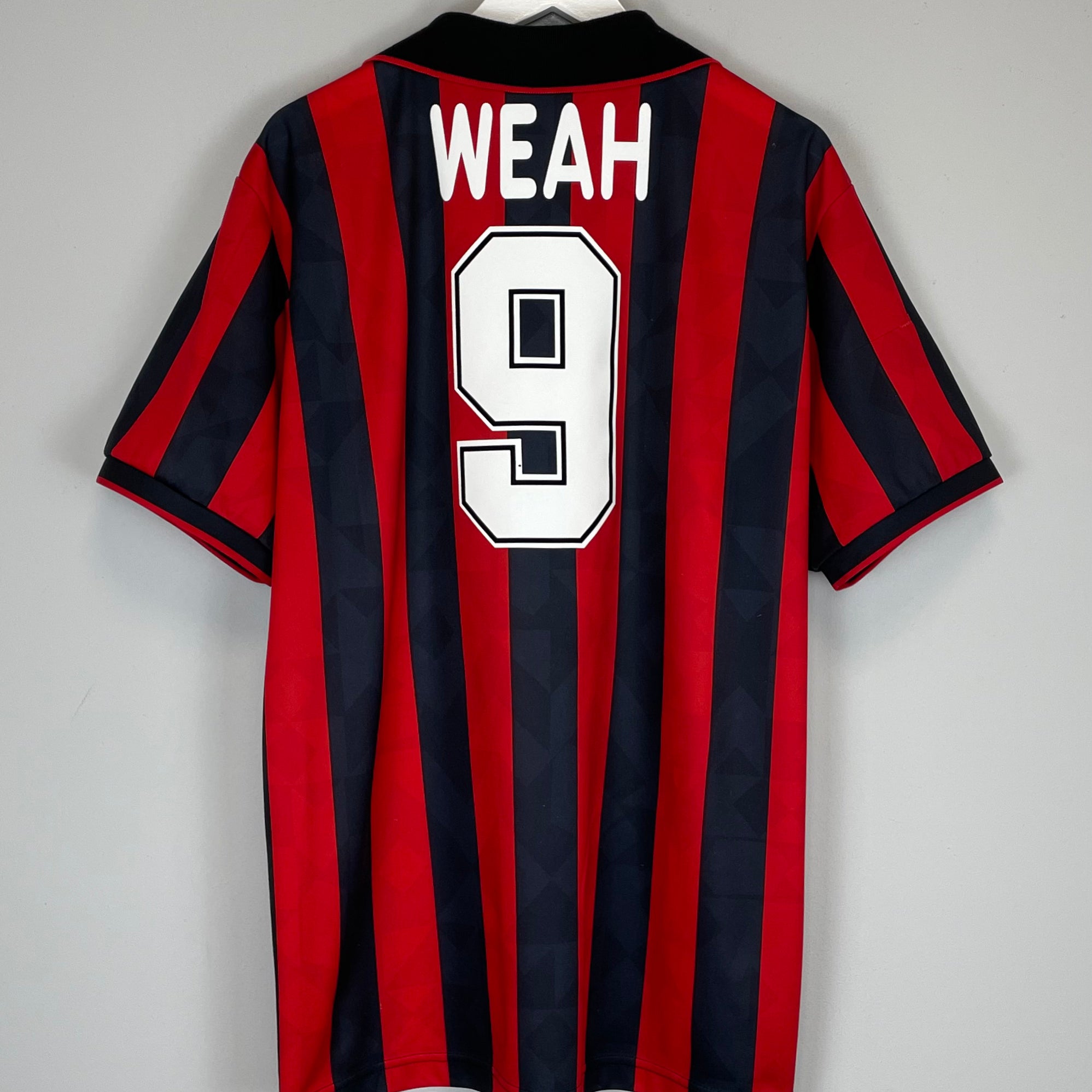 Shop 1995/96 AC MILAN WEAH #9 HOME SHIRT (XL) LOTTO, classic football shirts, vintage football shirts & retro soccer jerseys at Cult Kits
