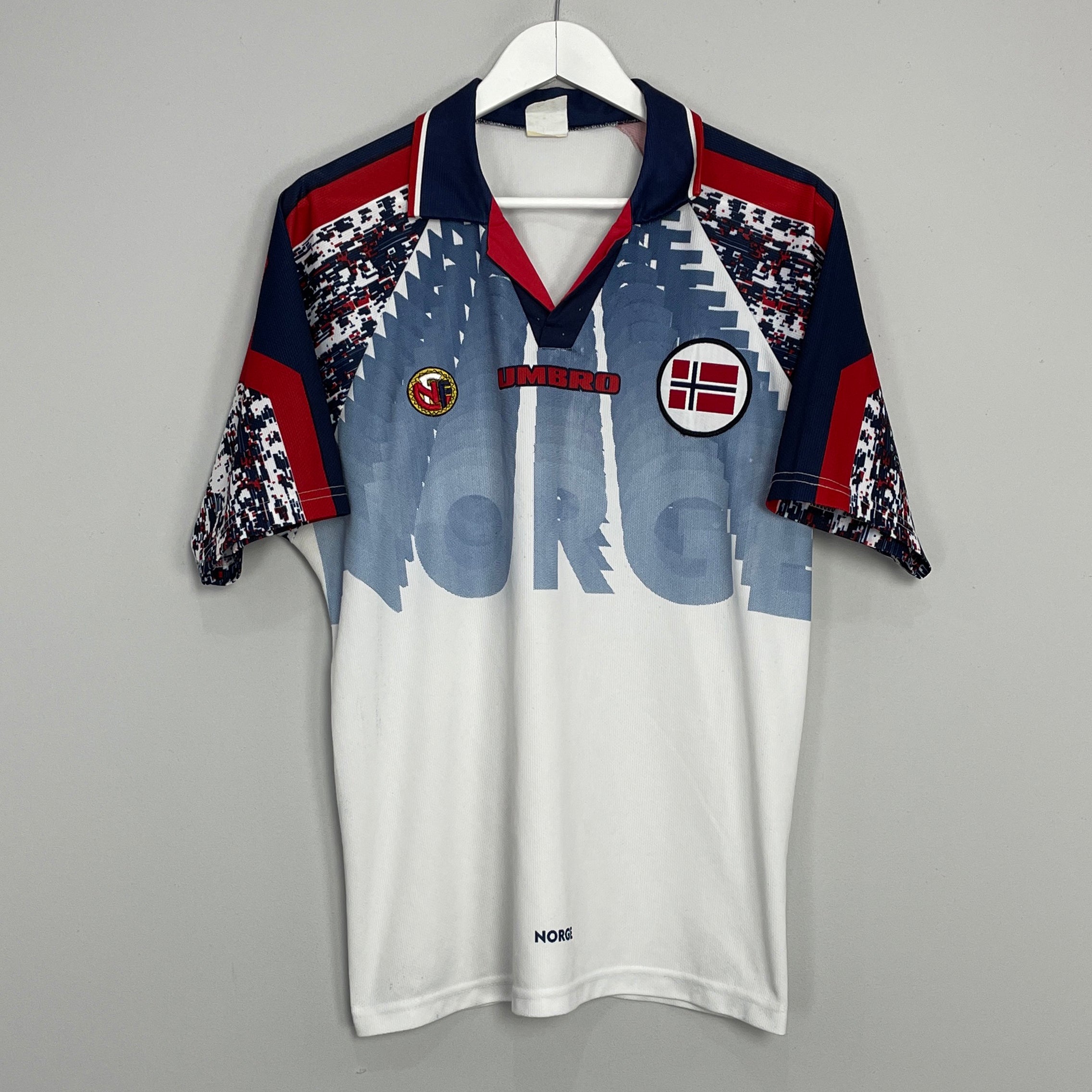 Shop 1997/98 NORWAY AWAY SHIRT (M) UMBRO, classic football shirts, vintage football shirts & retro soccer jerseys at Cult Kits