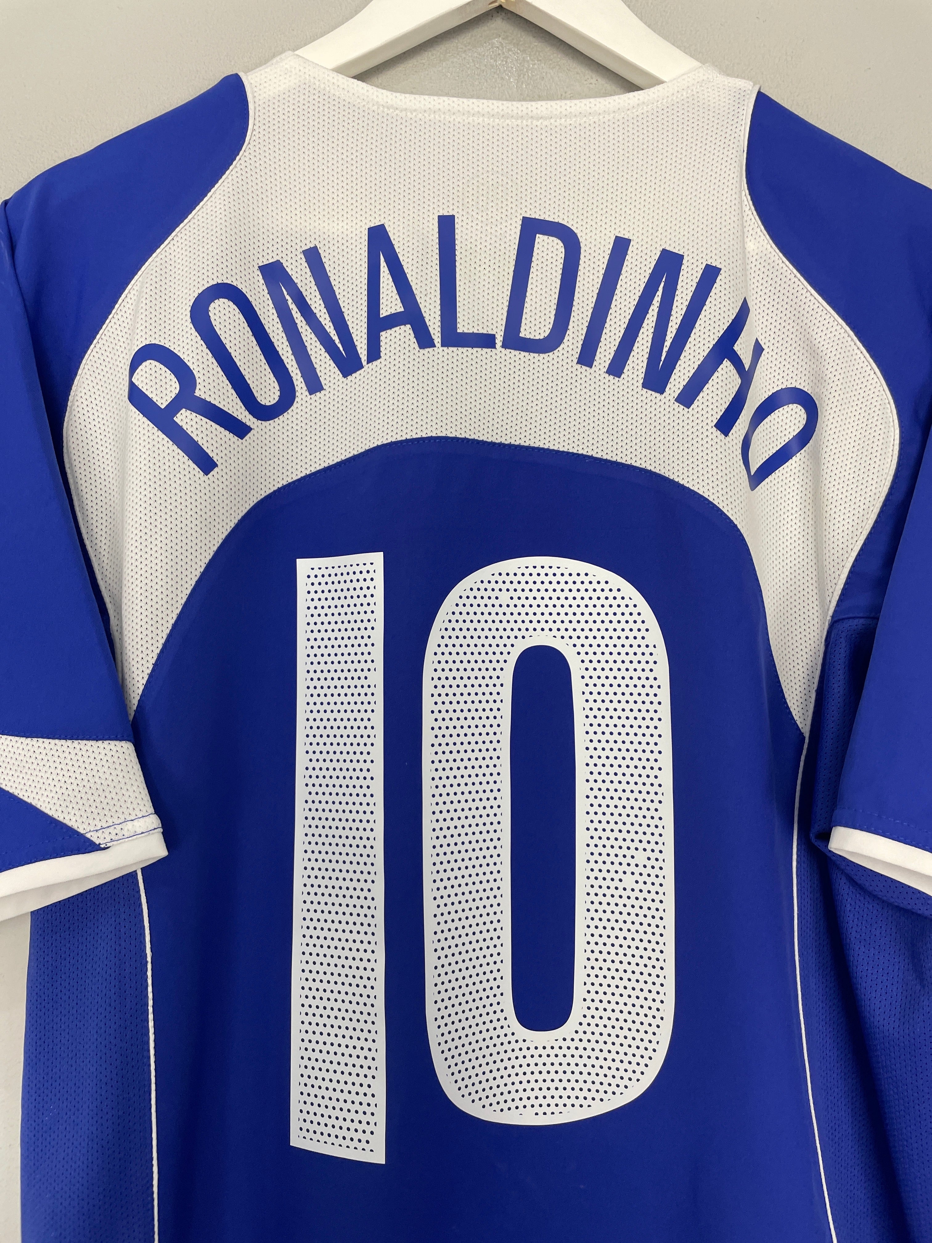 Shop 2004/06 BRAZIL RONALDINHO #10 AWAY SHIRT (L) NIKE, classic football shirts, vintage football shirts & retro soccer jerseys at Cult Kits