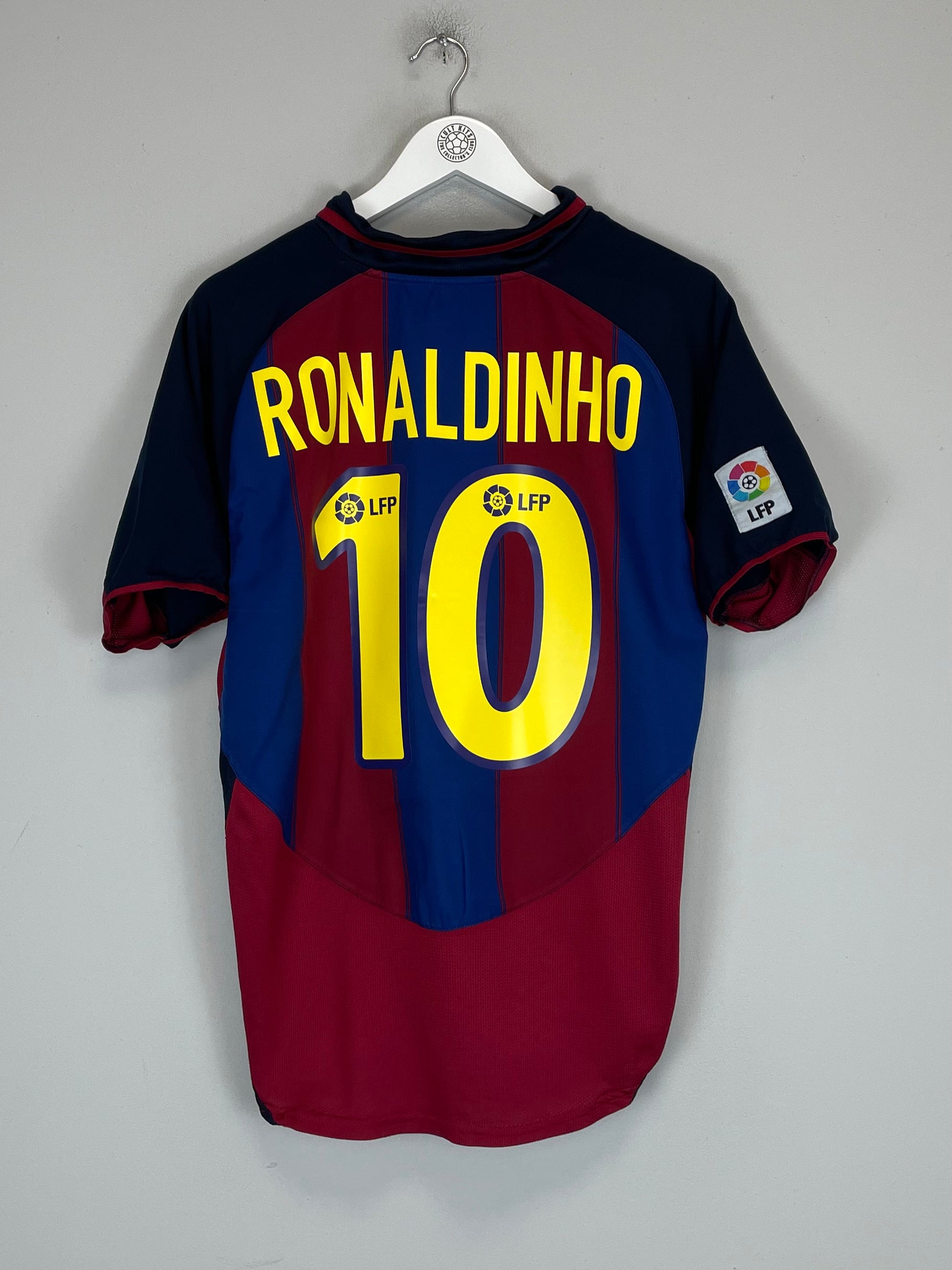 Shop 2003/04 BARCELONA RONALDINHO #10 HOME SHIRT (M) NIKE, classic football shirts, vintage football shirts & retro soccer jerseys at Cult Kits