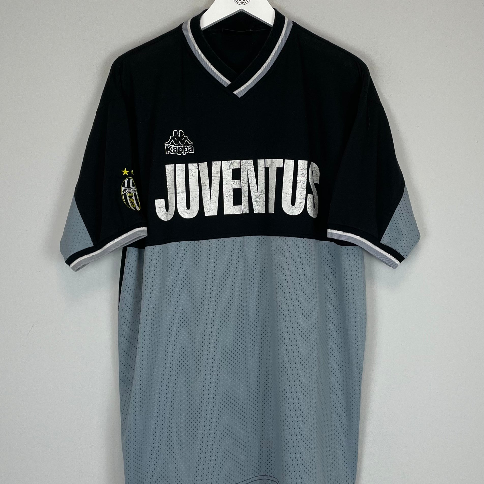 Shop 1994/96 JUVENTUS TRAINING SHIRT (XL) KAPPA, classic football shirts, vintage football shirts & retro soccer jerseys at Cult Kits