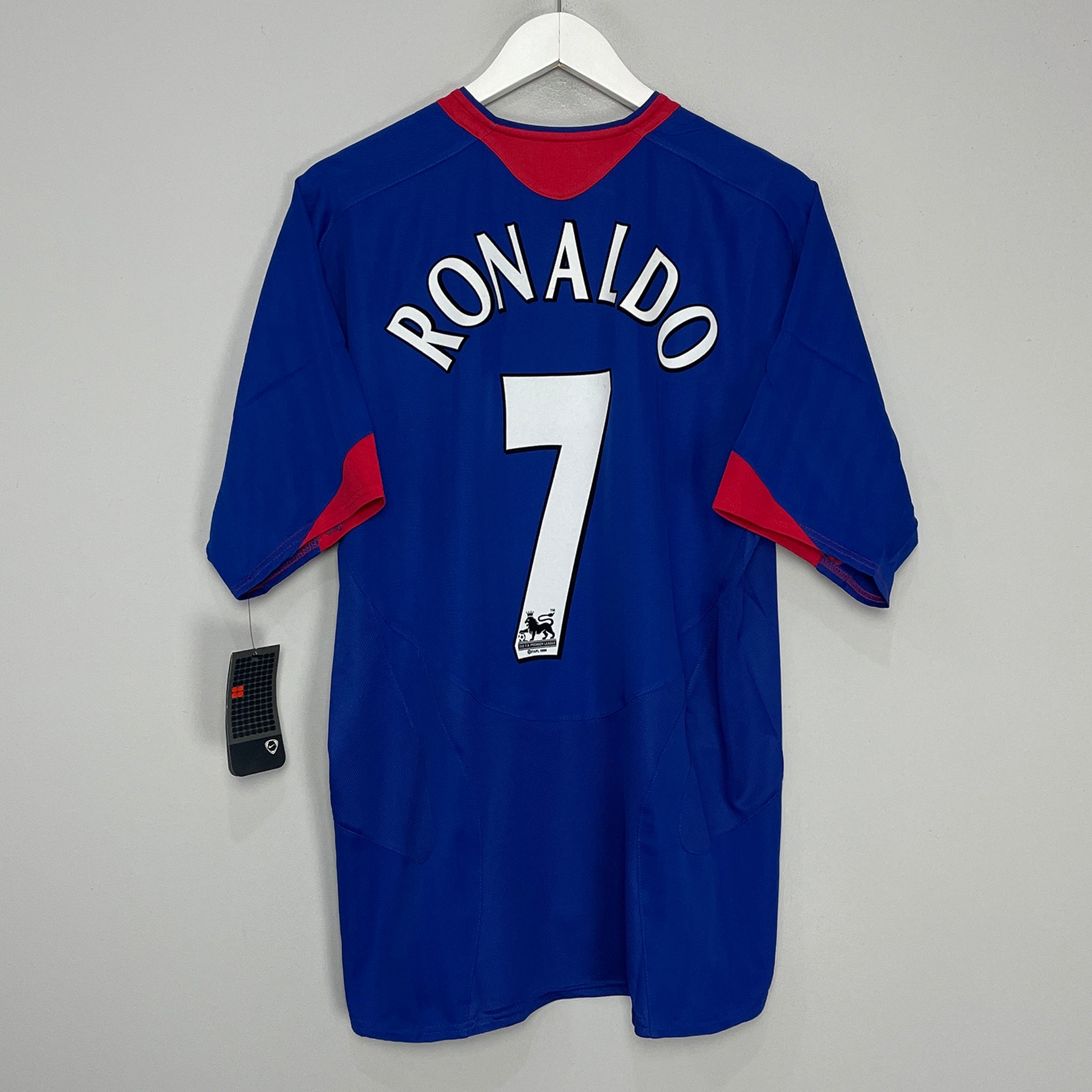 Shop 2005/06 MANCHESTER UNITED RONALDO #7 *BNWT* AWAY SHIRT (L) NIKE, classic football shirts, vintage football shirts & retro soccer jerseys at Cult Kits