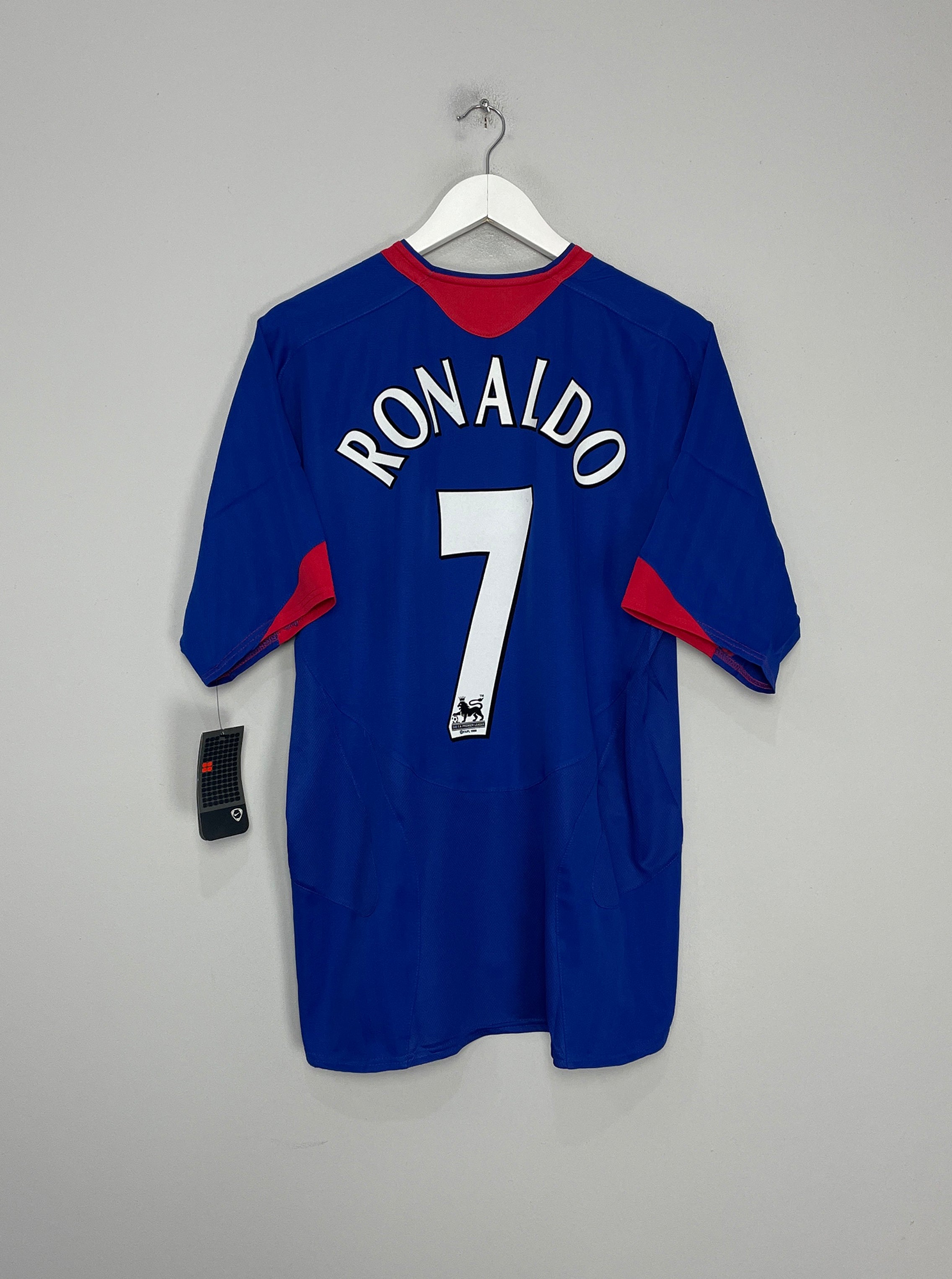 Shop 2005/06 MANCHESTER UNITED RONALDO #7 *BNWT* AWAY SHIRT (L) NIKE, classic football shirts, vintage football shirts & retro soccer jerseys at Cult Kits