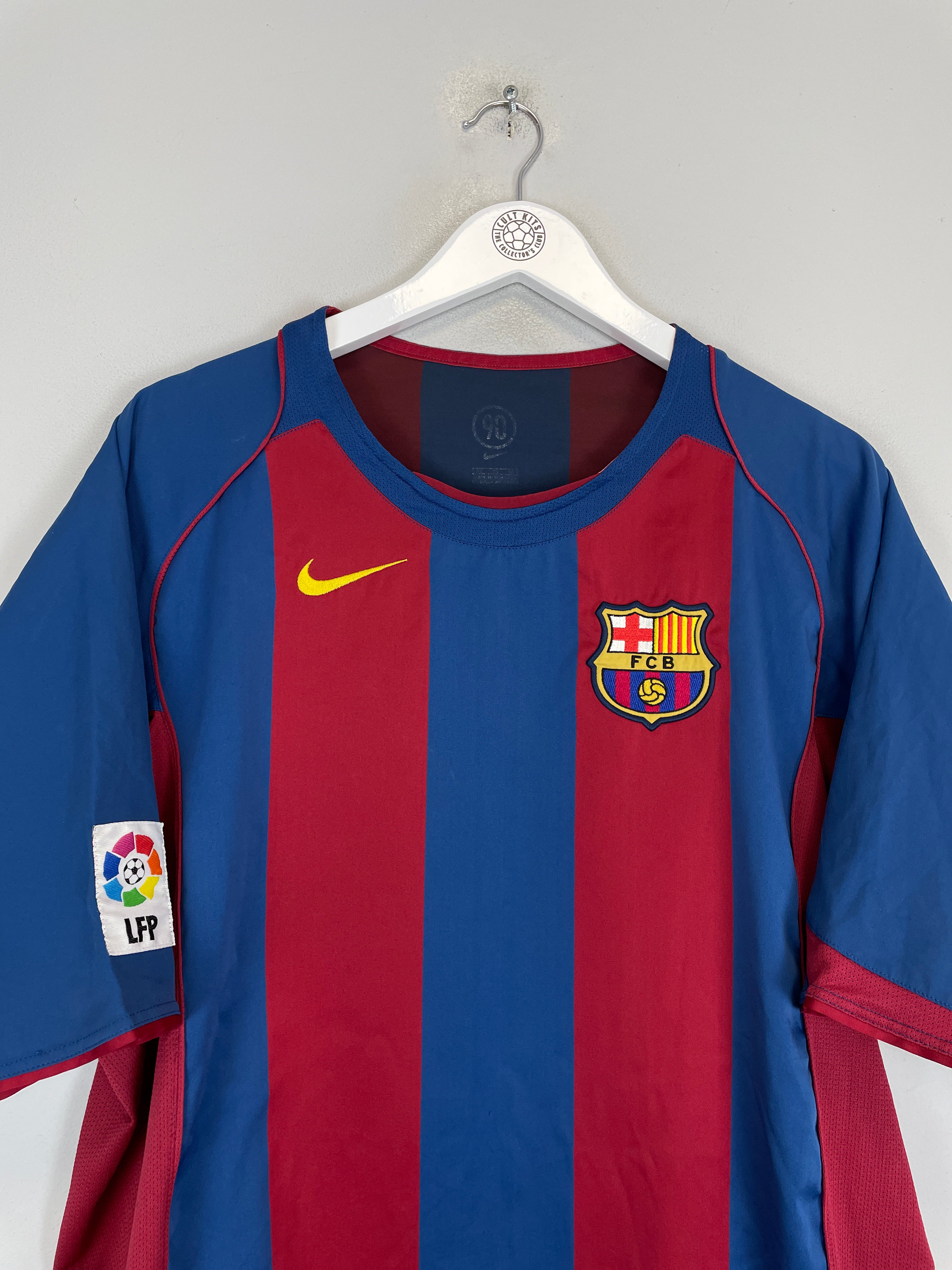 Shop 2004/05 BARCELONA RONALDINHO #10 HOME SHIRT (XL) NIKE, classic football shirts, vintage football shirts & retro soccer jerseys at Cult Kits