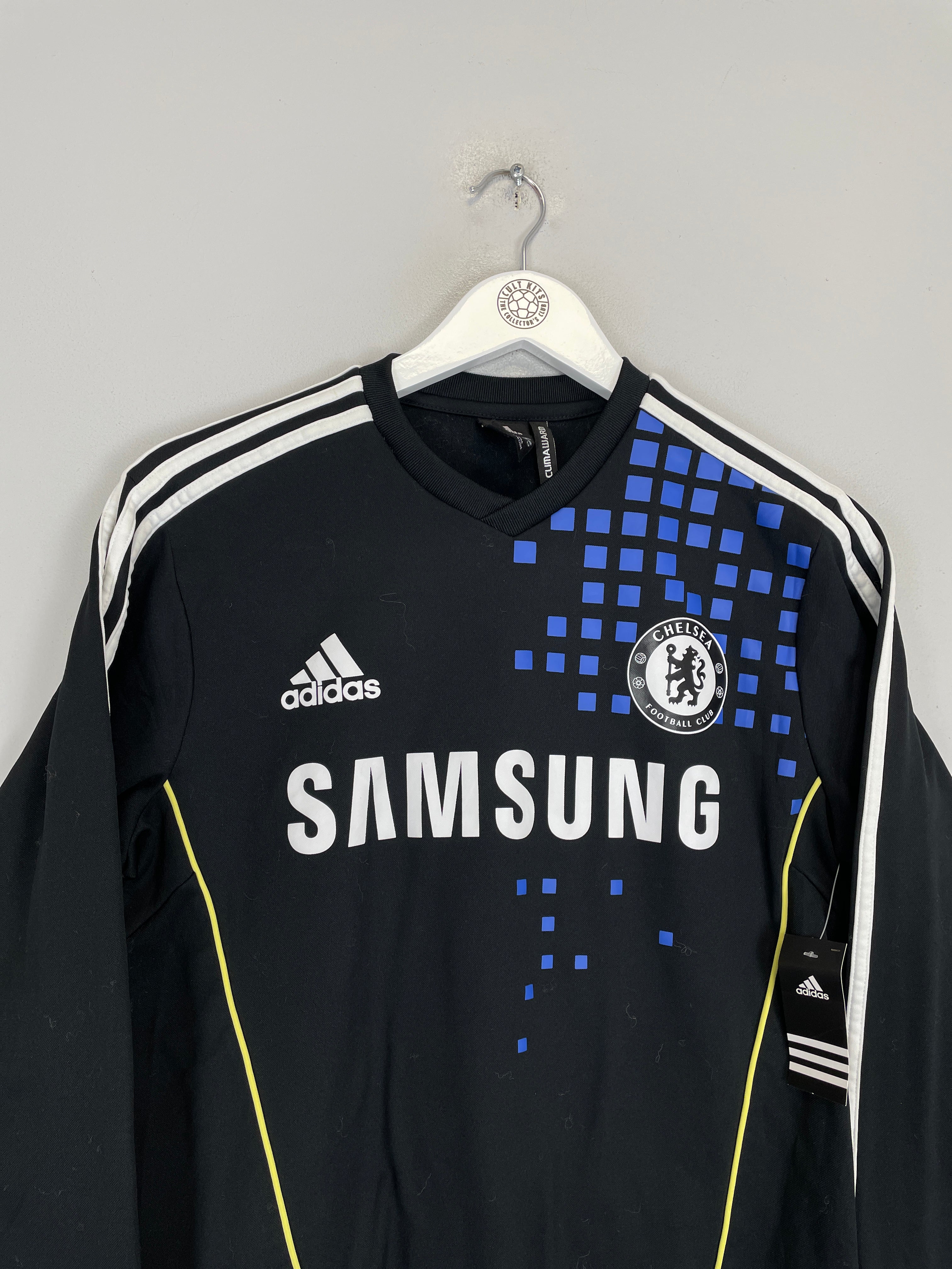Shop 2011/12 CHELSEA JUMPER (S) ADIDAS, classic football shirts, vintage football shirts & retro soccer jerseys at Cult Kits