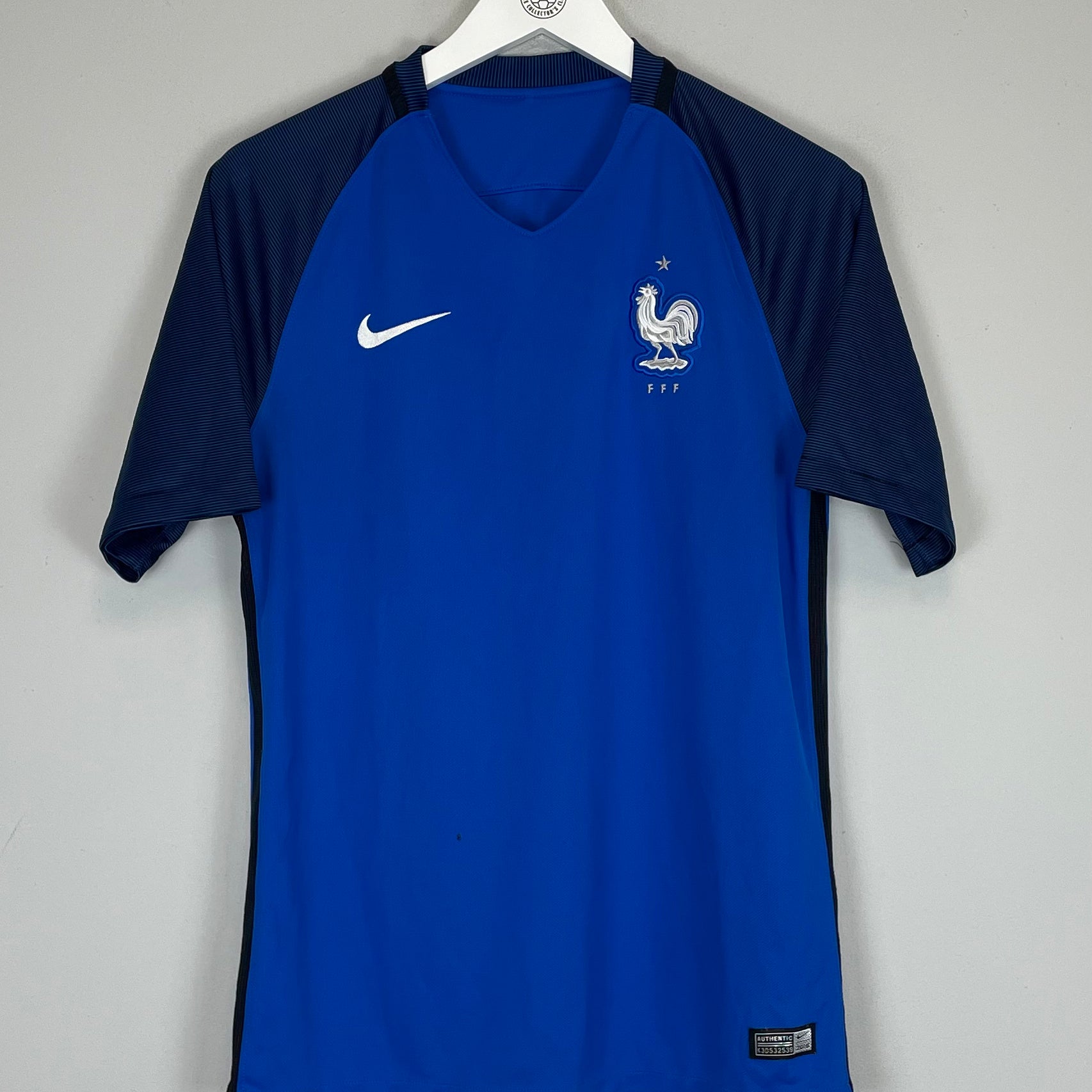 Shop 2016/17 FRANCE HOME SHIRT (M) NIKE, classic football shirts, vintage football shirts & retro soccer jerseys at Cult Kits