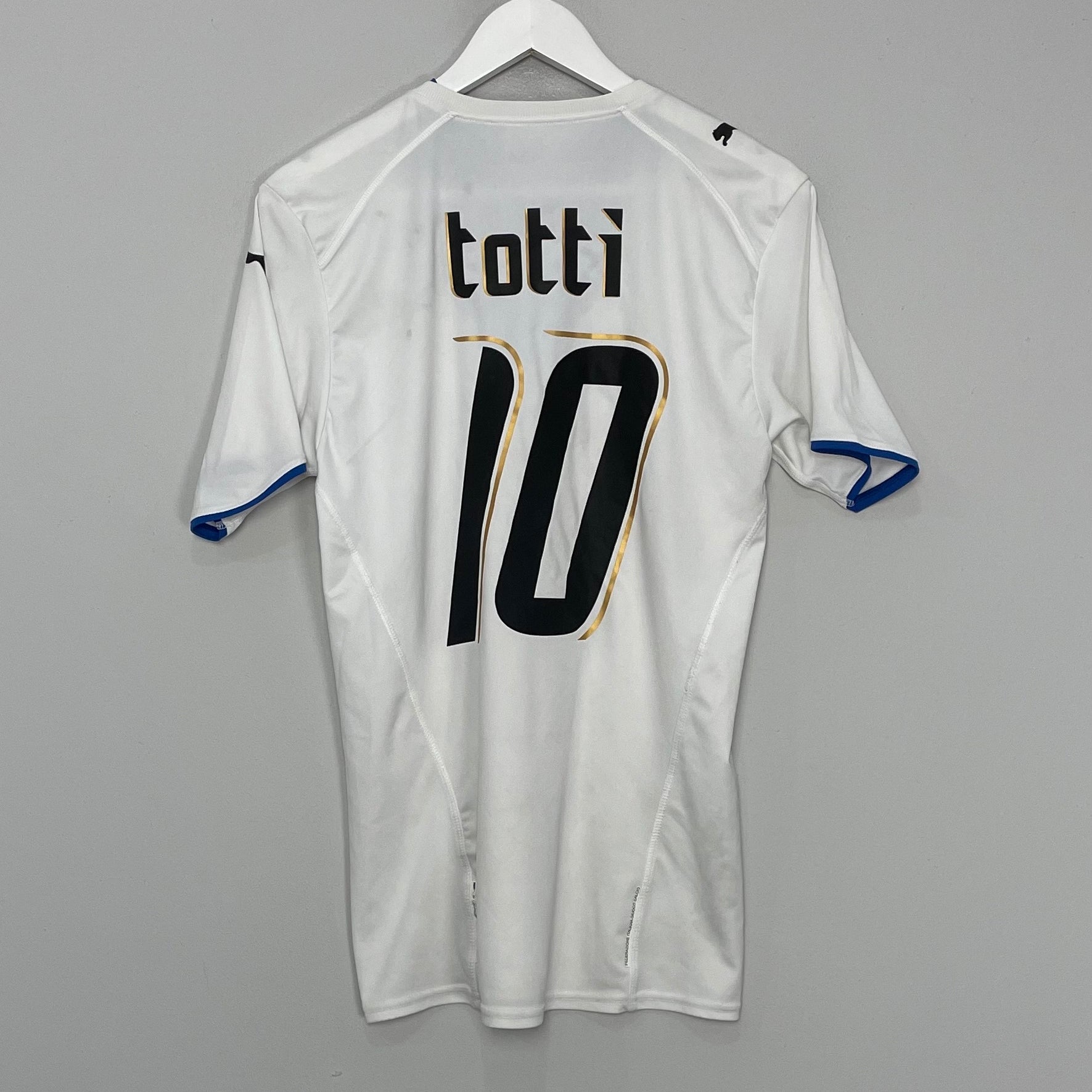 Shop 2006/08 ITALY TOTTI #10 AWAY SHIRT (M) PUMA, classic football shirts, vintage football shirts & retro soccer jerseys at Cult Kits