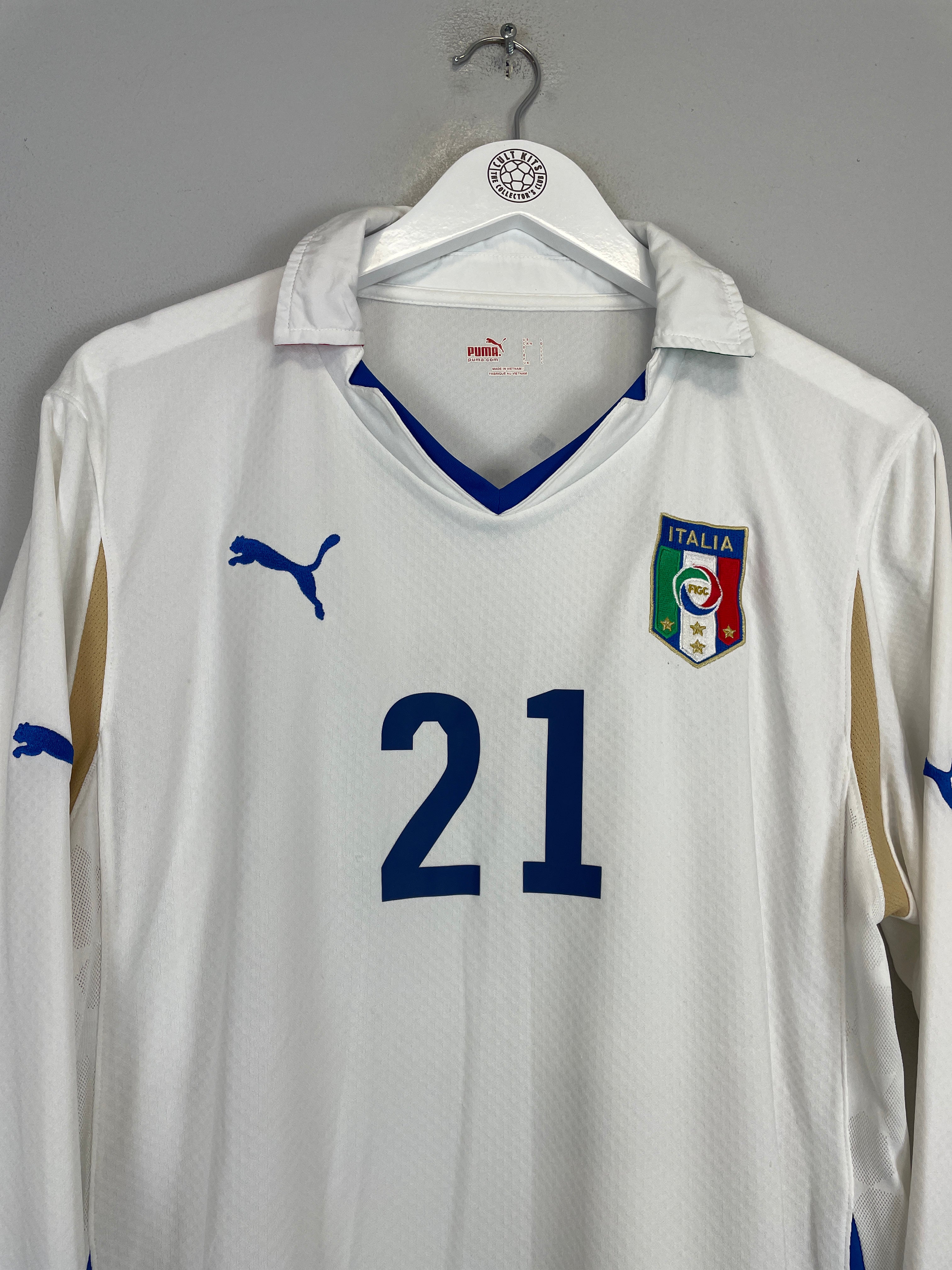 Shop 2010/11 ITALY PIRLO #21 L/S AWAY SHIRT (L) PUMA, classic football shirts, vintage football shirts & retro soccer jerseys at Cult Kits
