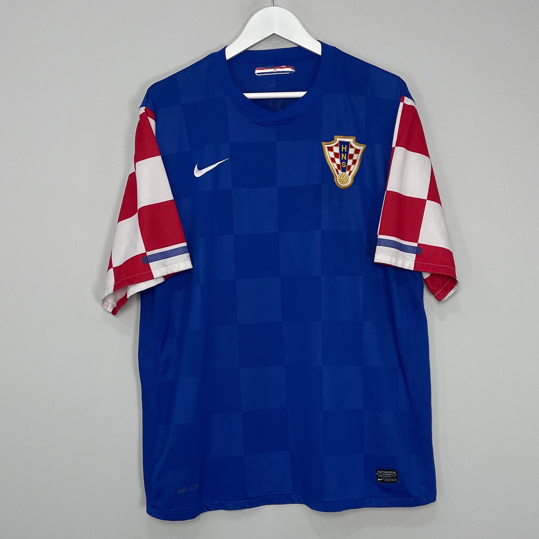 Shop 2010/11 CROATIA AWAY SHIRT (XXL) NIKE, classic football shirts, vintage football shirts & retro soccer jerseys at Cult Kits